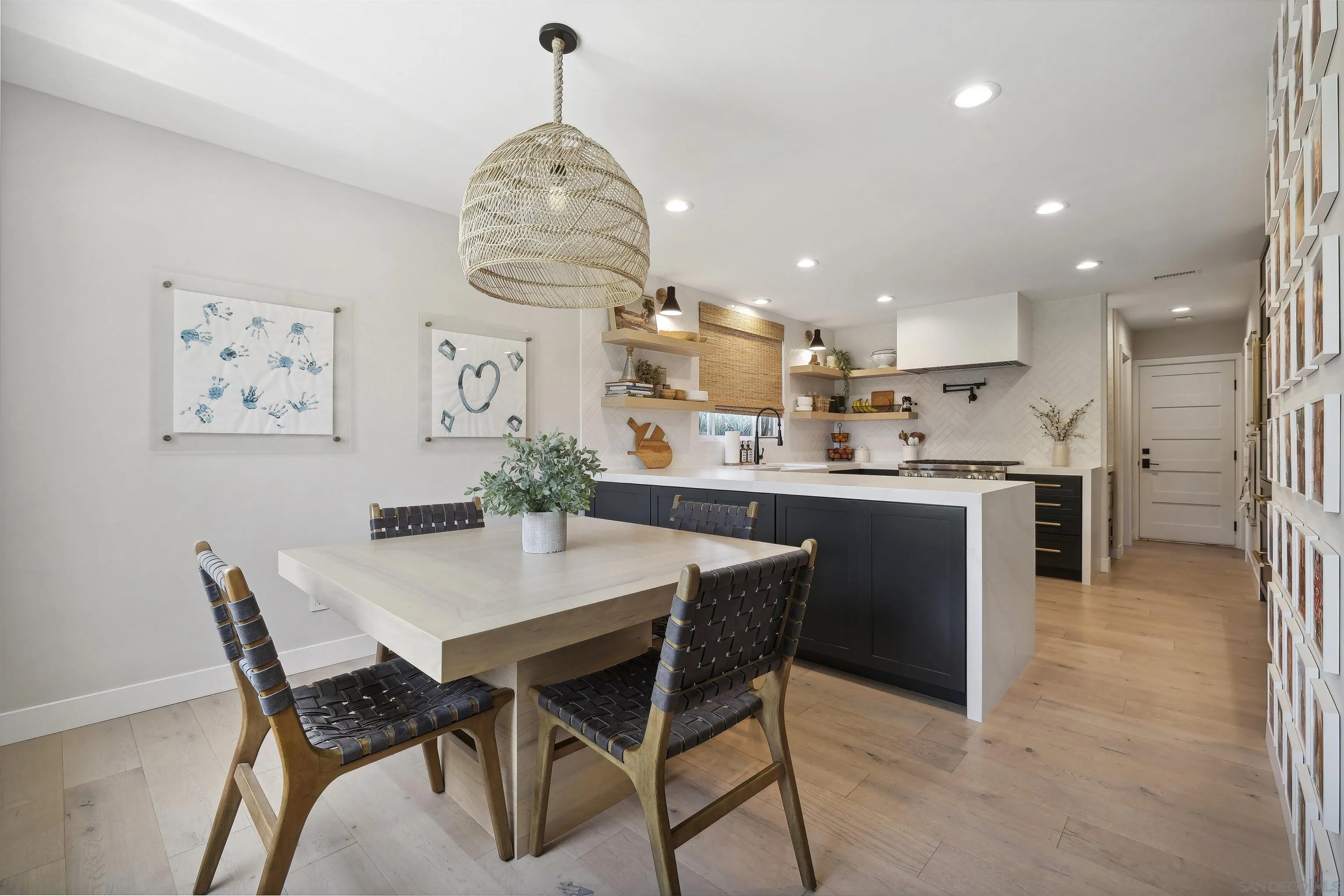 https://cdn.realtyfeed.com/cdn/127/260012632/a669d69d332b763a5f2edebe1838b99f.webp