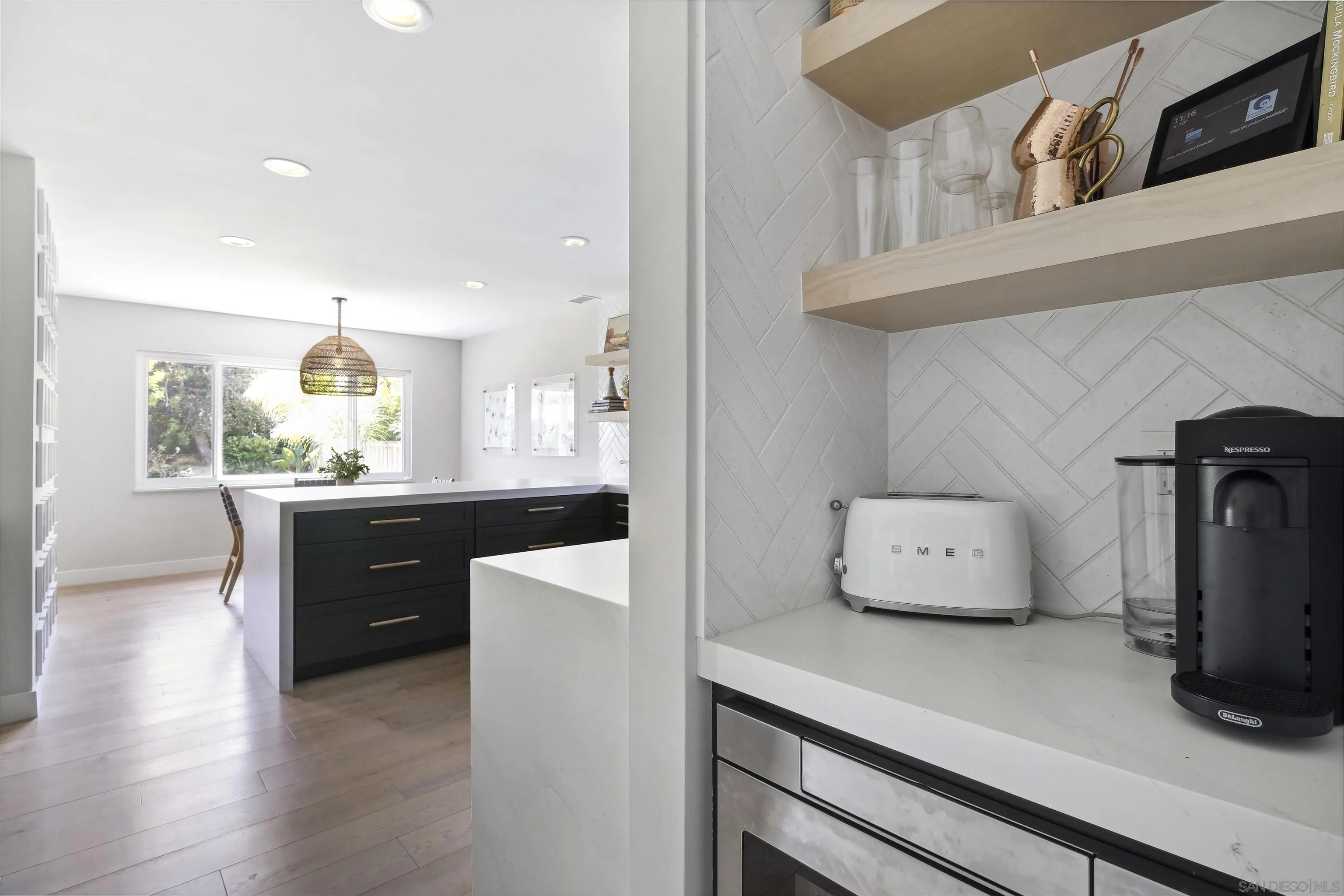 https://cdn.realtyfeed.com/cdn/127/260012632/d8f5ebf32fd1b8d687551d0082b47159.webp