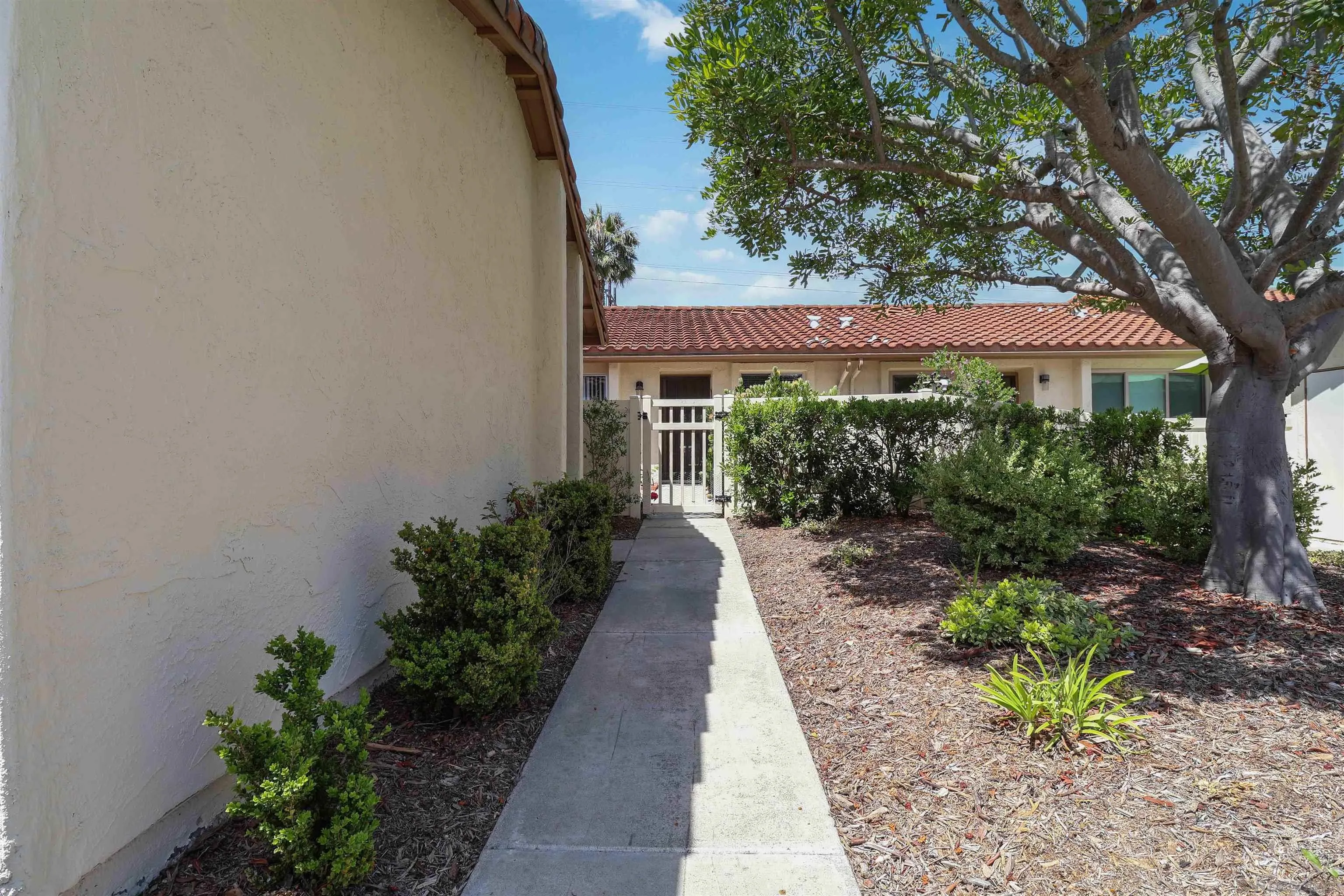 https://cdn.realtyfeed.com/cdn/127/260012634/34589966e2b503579e6cf4892c01a8bb.webp