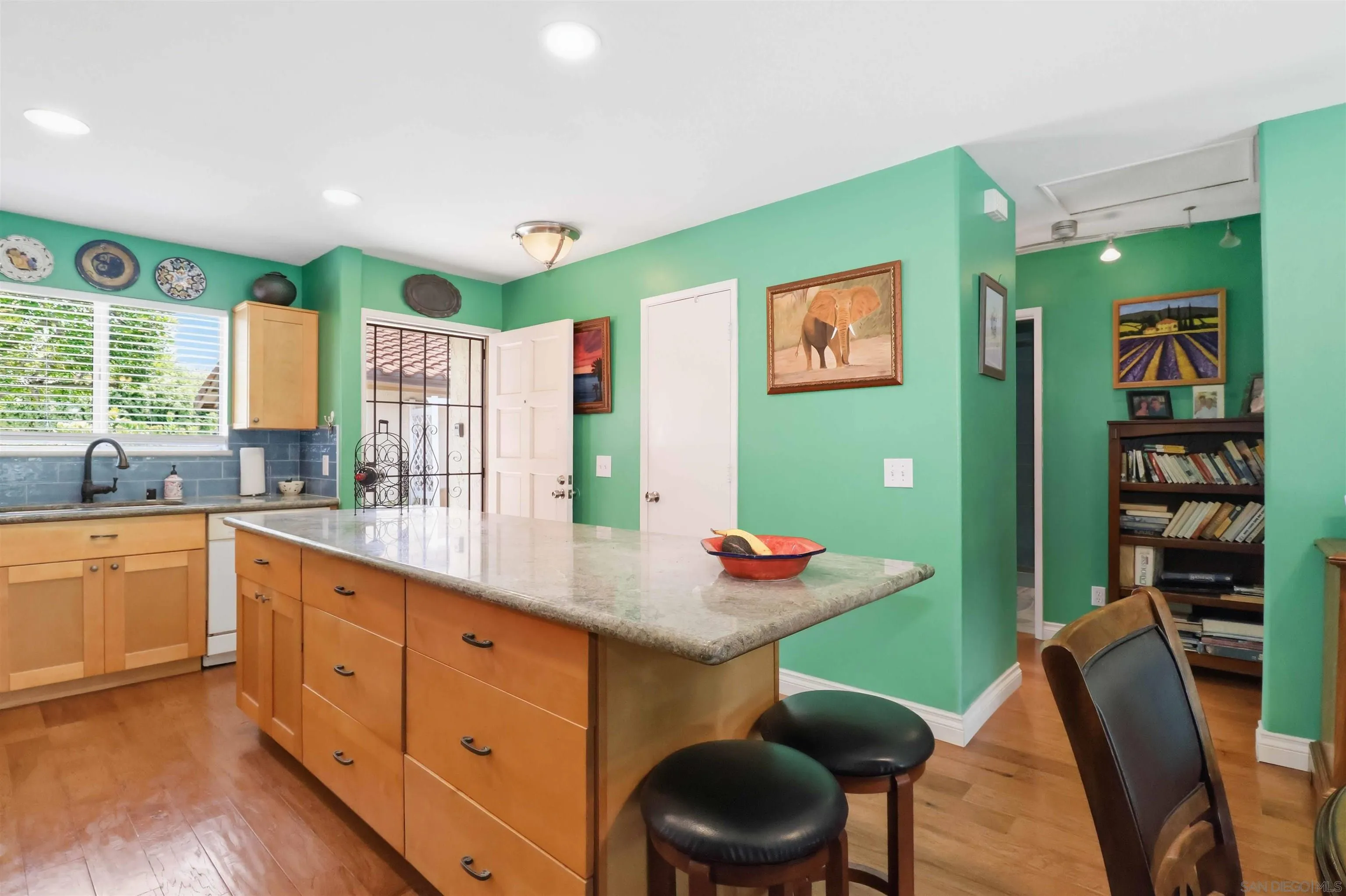 https://cdn.realtyfeed.com/cdn/127/260012634/62181b6727d7f289bd0830b145e79ae0.webp
