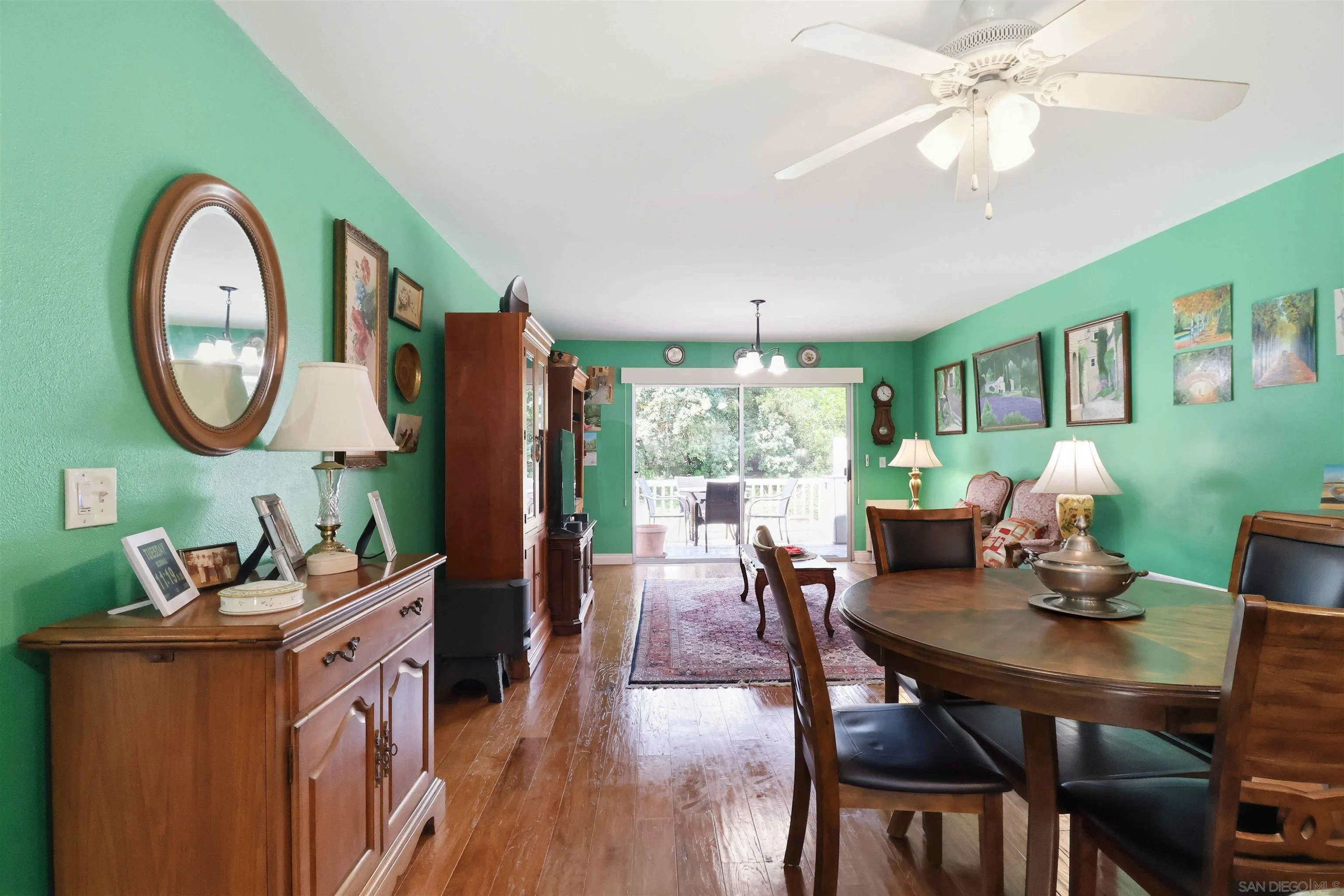 https://cdn.realtyfeed.com/cdn/127/260012634/68d781dbf679f577bc1f11a679563a7d.webp