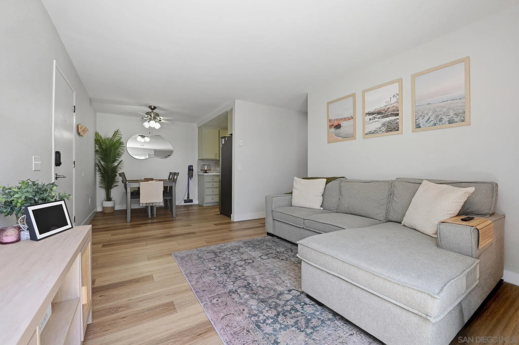 Photo #1: 260012638 Listing: Photo #1