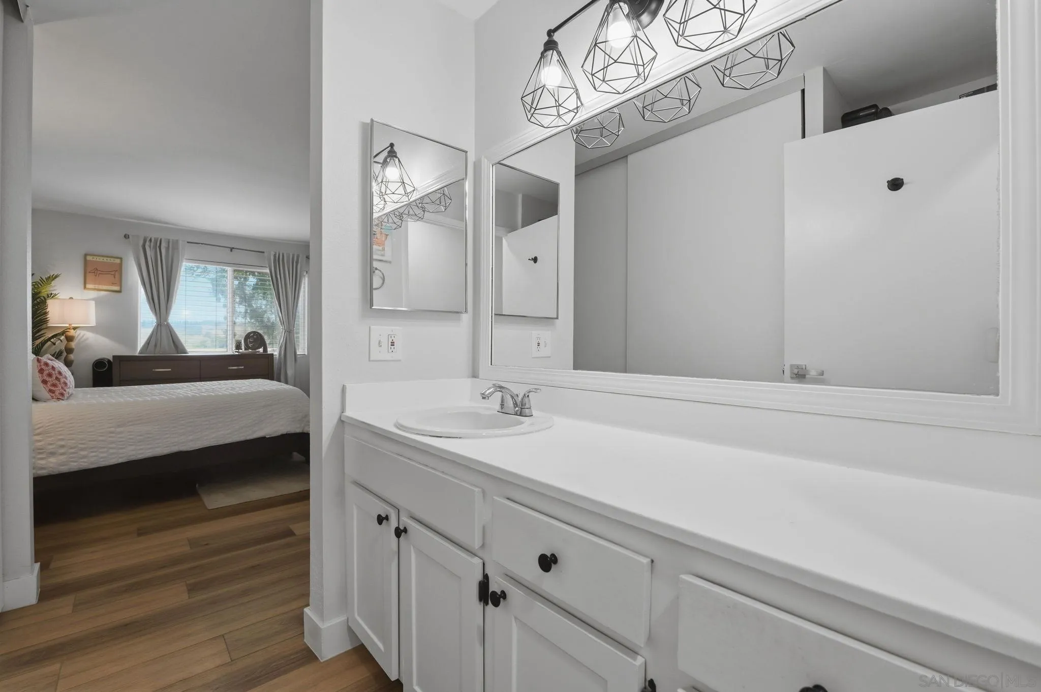 Photo #33: 260012638 Listing: Photo #33