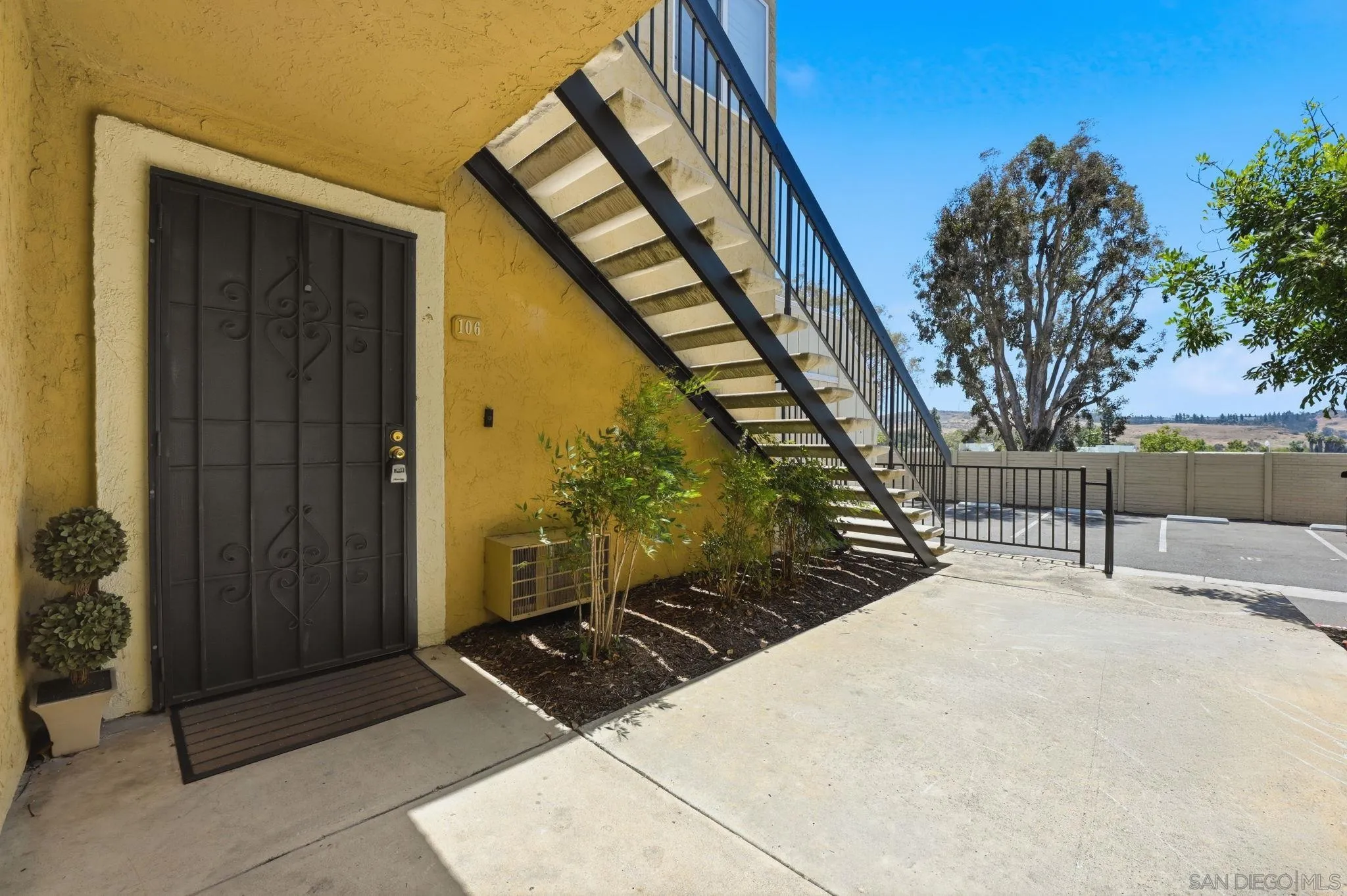 Photo #8: 260012638 Listing: Photo #8