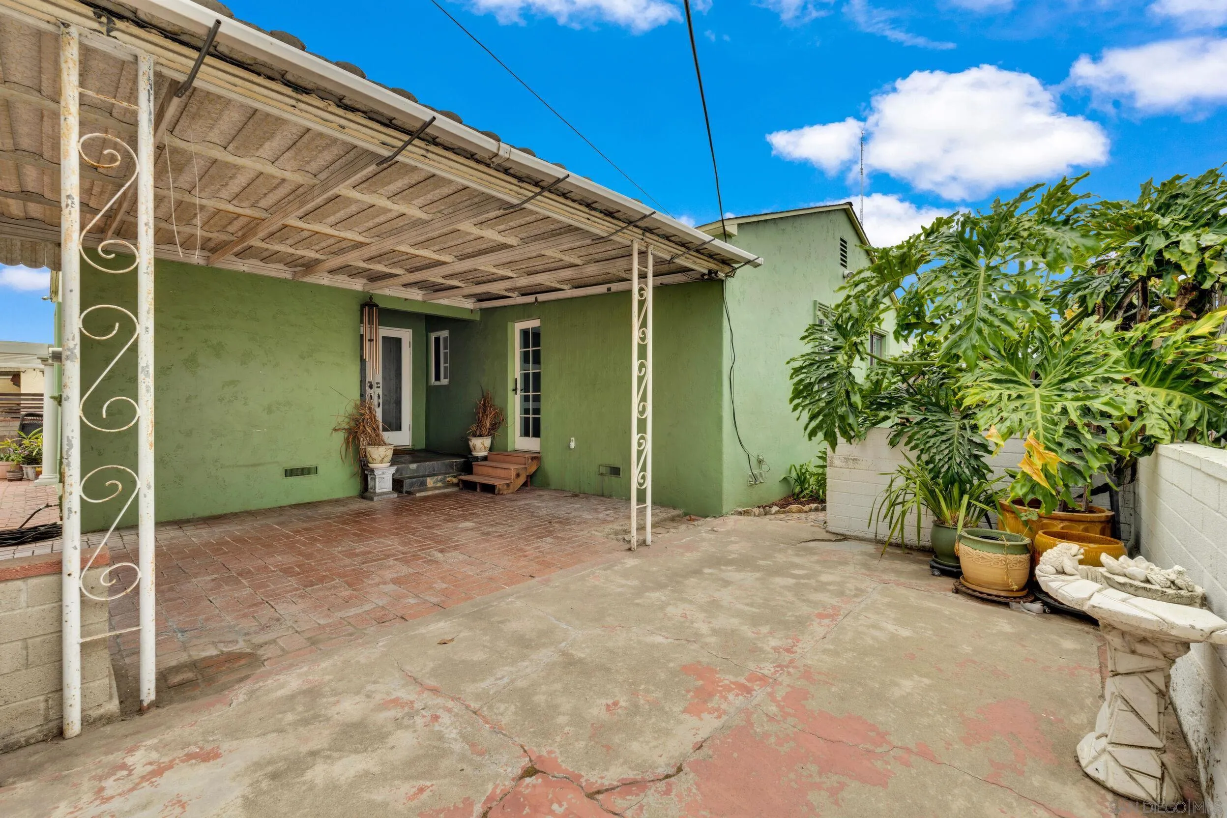 https://cdn.realtyfeed.com/cdn/127/260012640/237af43118d010f4685354c5df9c06d3.webp