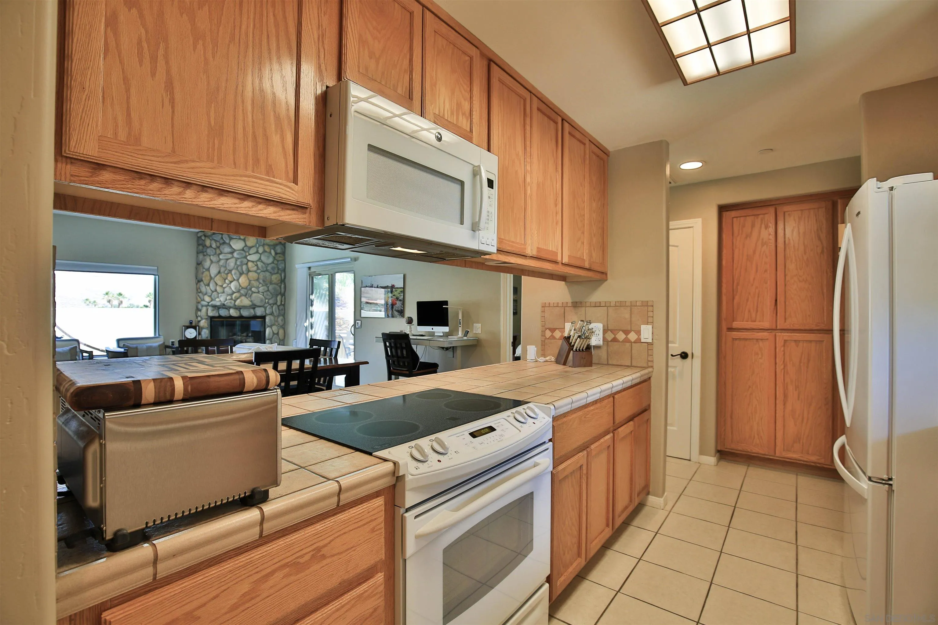 https://cdn.realtyfeed.com/cdn/127/260012643/020f13cb90b5f72b3d232e2609d2d5e4.webp