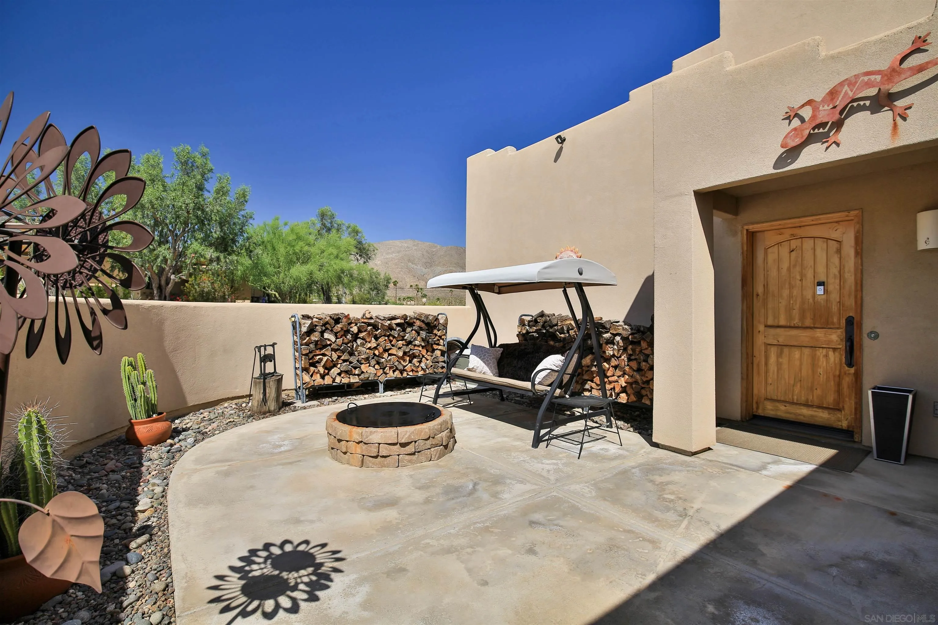https://cdn.realtyfeed.com/cdn/127/260012643/4af7abffd06dff519fc4975618ad7a45.webp