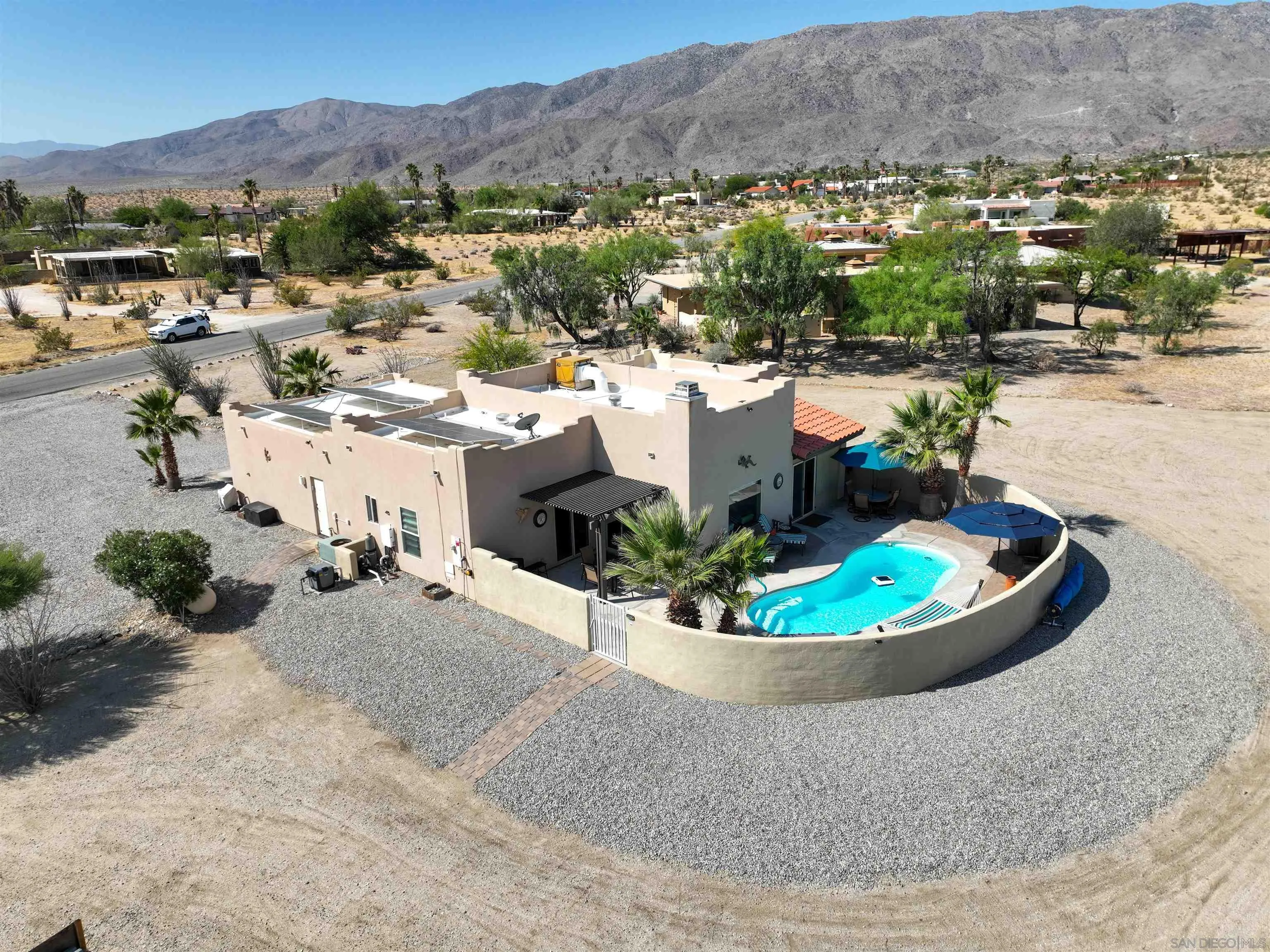 https://cdn.realtyfeed.com/cdn/127/260012643/820149a48a7d8267ebe488edfa3cec92.webp