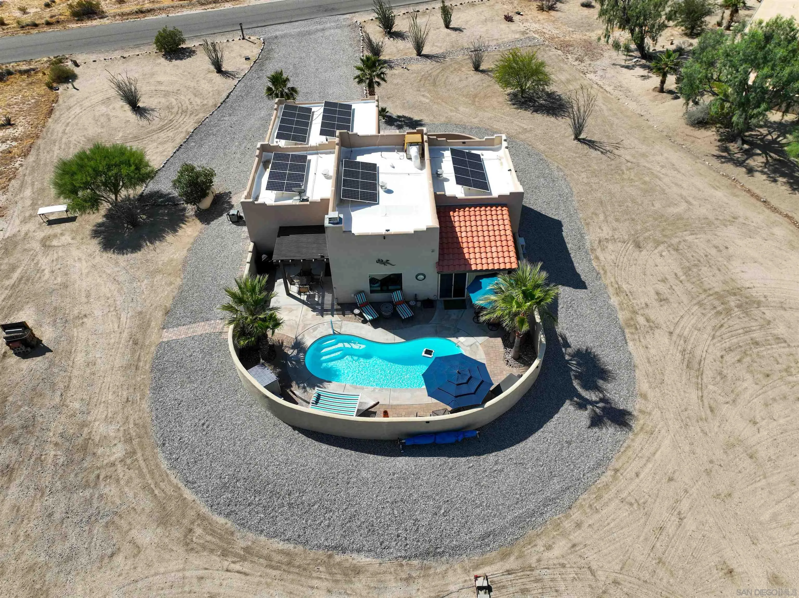 https://cdn.realtyfeed.com/cdn/127/260012643/9b90f2cacb052ce195d62fb8adaf0f2c.webp