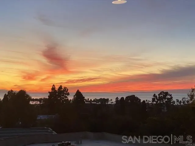 La Jolla, CA 92037