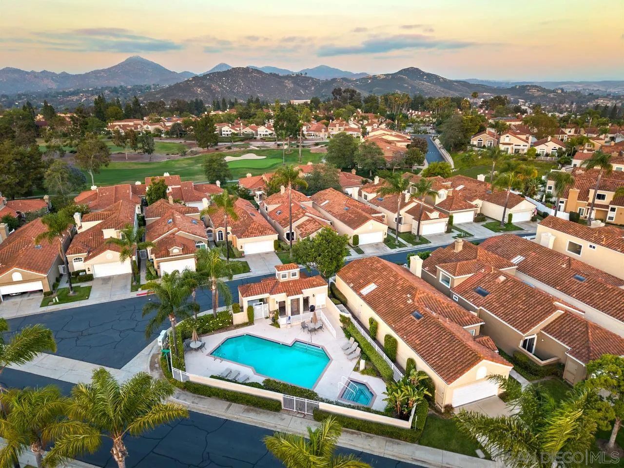 https://cdn.realtyfeed.com/cdn/127/260012653/4b1a82e2f1d78e4df7fb1ad3dab2f3e0.webp