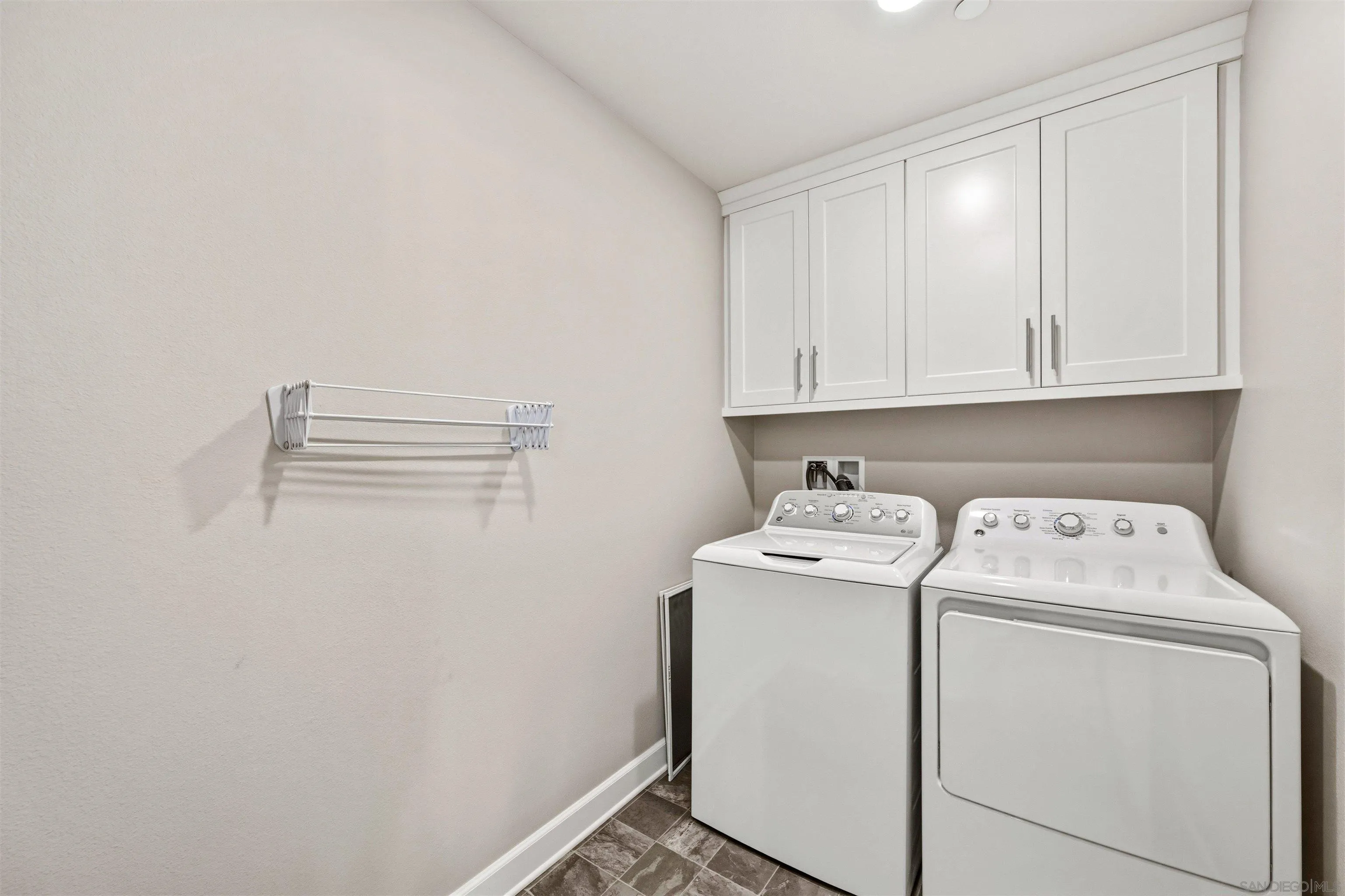 https://cdn.realtyfeed.com/cdn/127/260012661/629fe6d0bc04e21745f98684e27ad043.webp