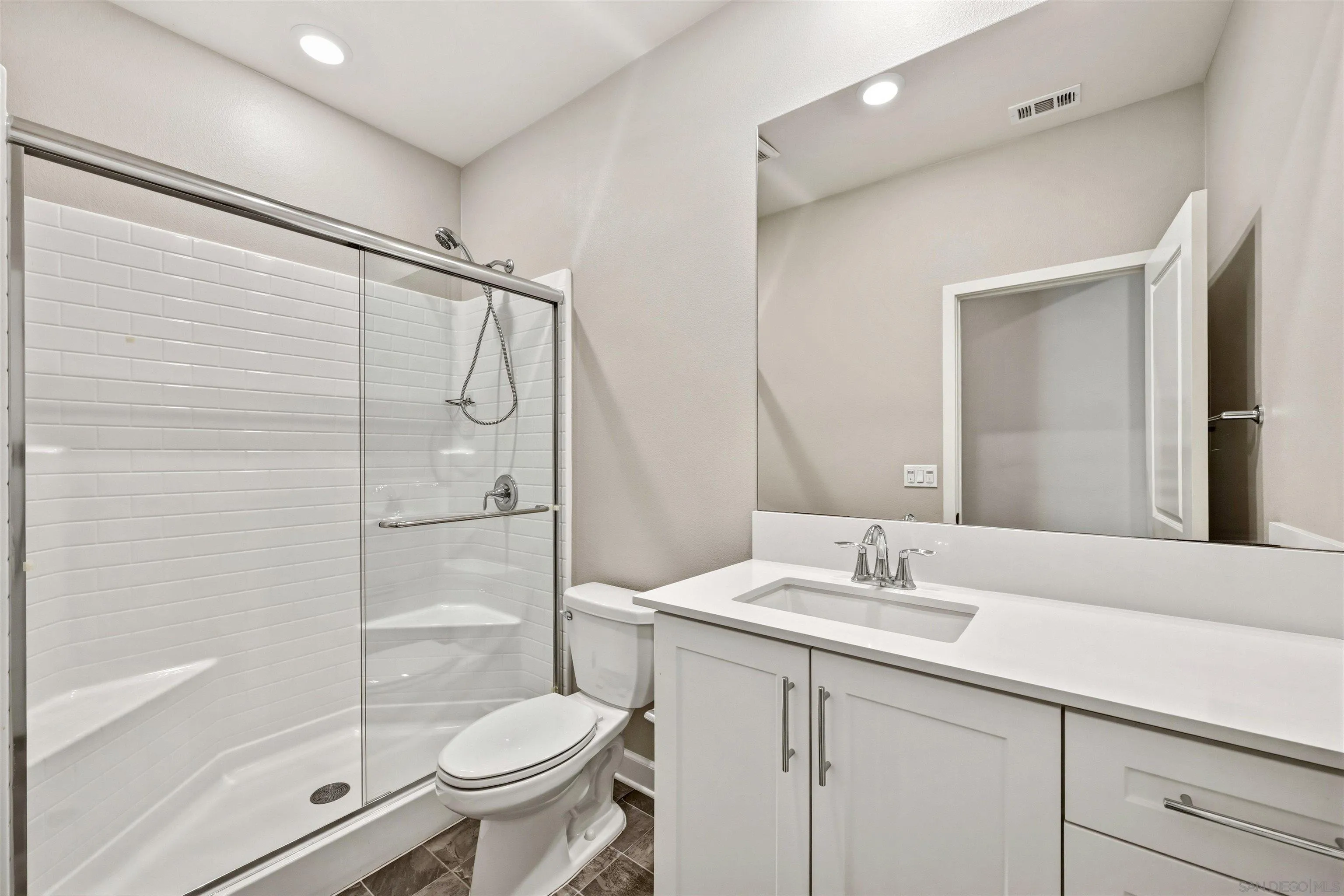 https://cdn.realtyfeed.com/cdn/127/260012661/795fdbf99862472b9ec76c39e0147856.webp