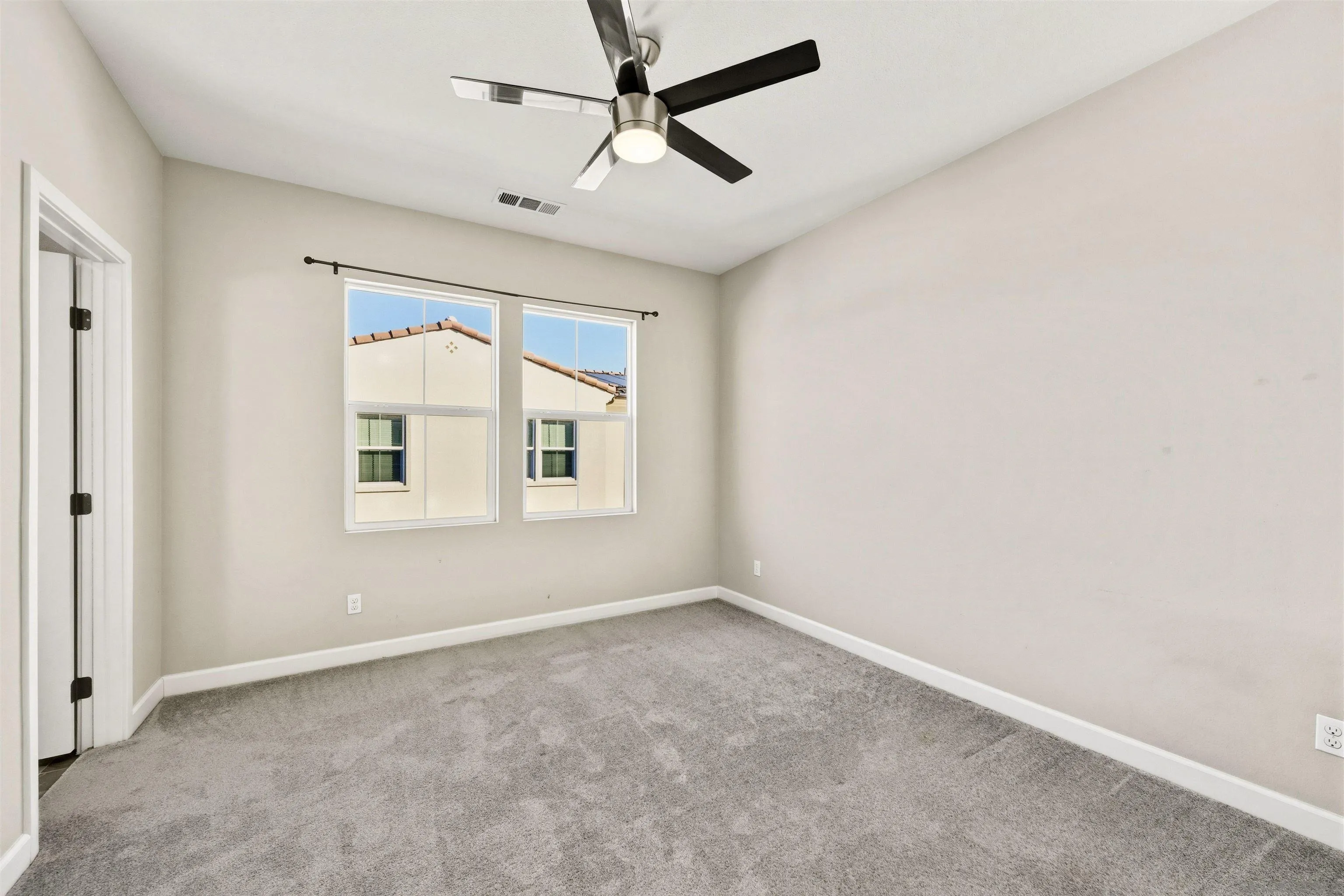 https://cdn.realtyfeed.com/cdn/127/260012661/cb4e14c8adfd862f4658c68ceb30d65c.webp