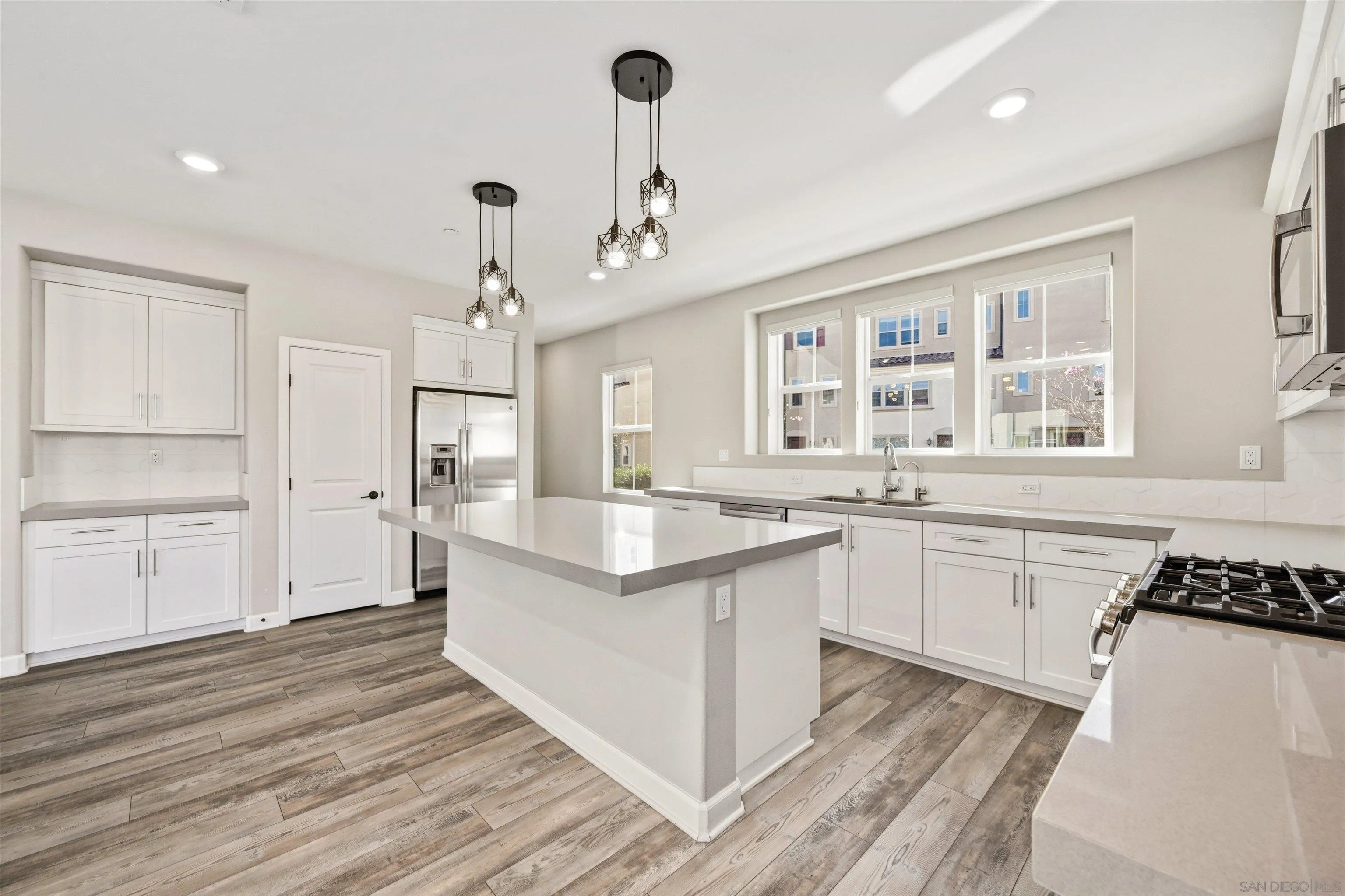 https://cdn.realtyfeed.com/cdn/127/260012661/f24f6611955f212c1d09367765b26ca8.webp