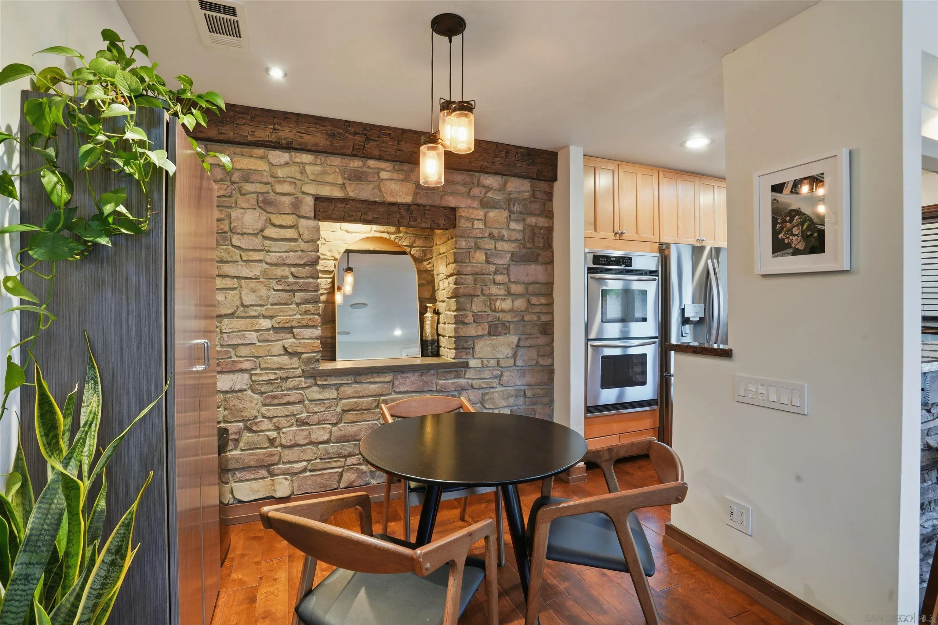 Photo #5: 260012664 Listing: Photo #5