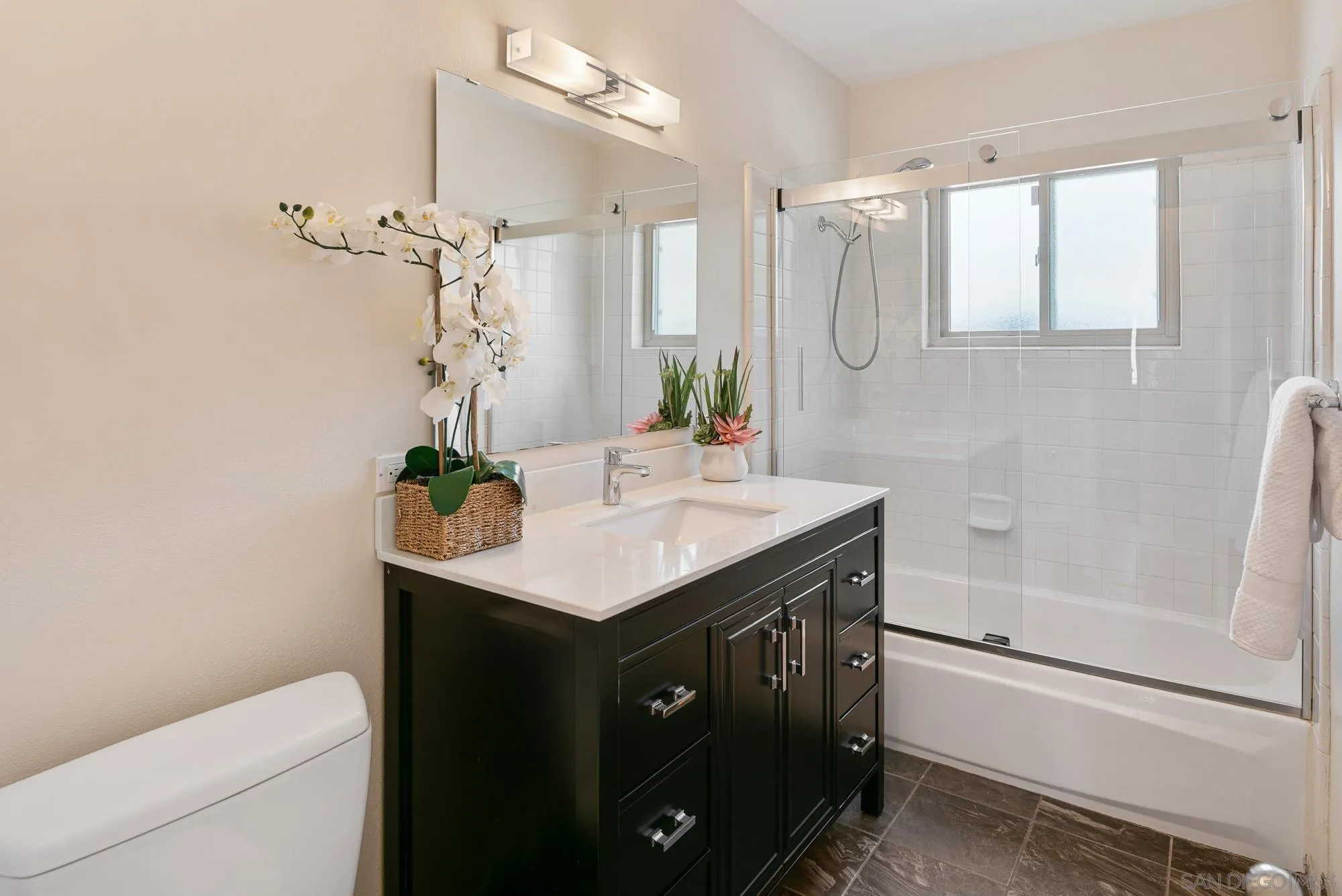 https://cdn.realtyfeed.com/cdn/127/260012670/3187f6dd0bee7dbdfcac7ebb1633b9ec.webp
