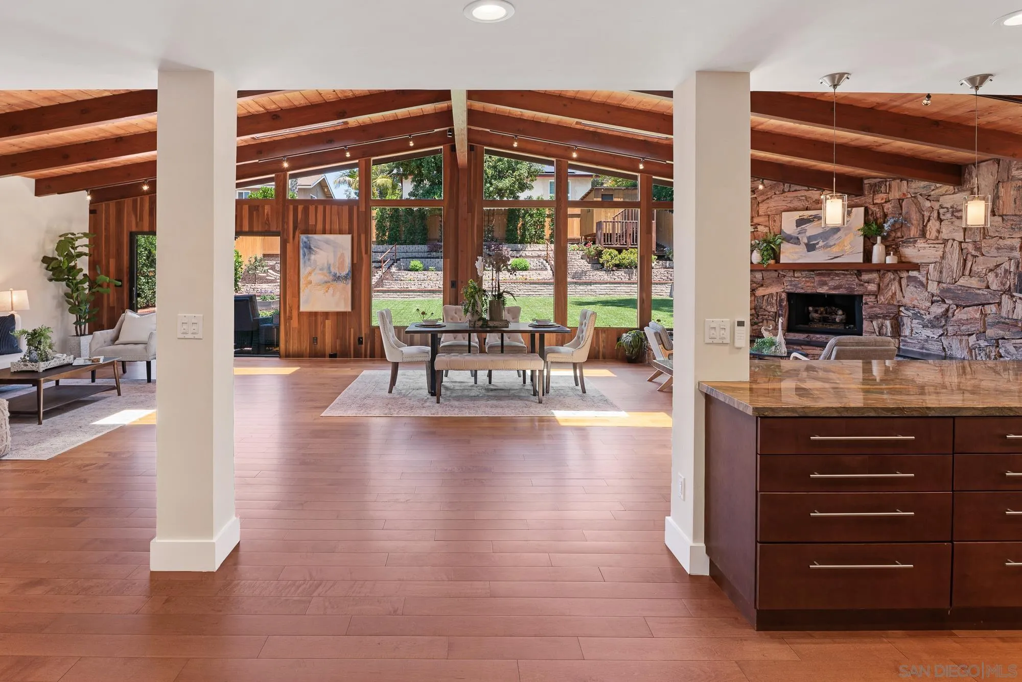 https://cdn.realtyfeed.com/cdn/127/260012670/4c5aa63483fbd25fd79e95ef05b48d98.webp
