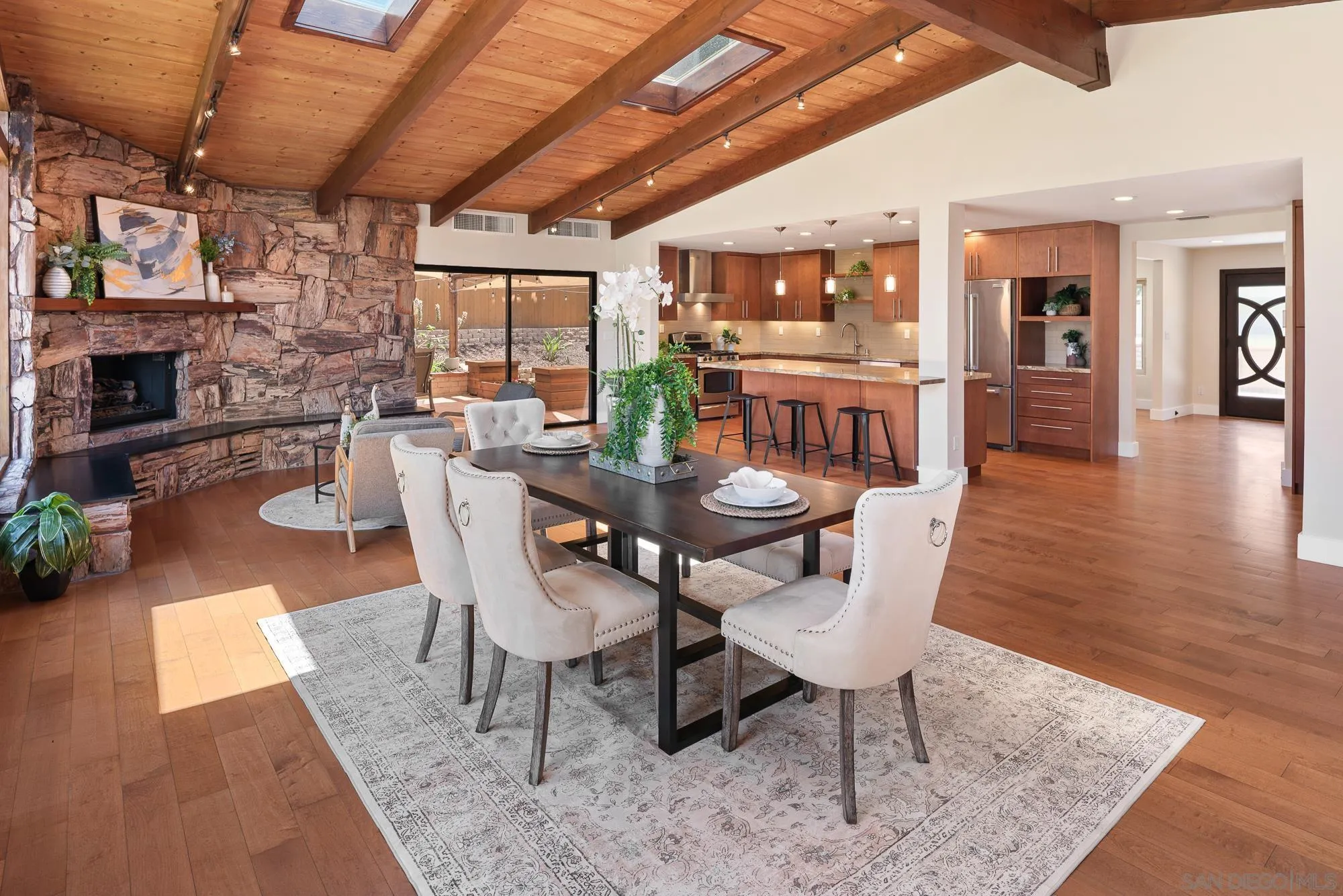 https://cdn.realtyfeed.com/cdn/127/260012670/80b9c087a944b24b11db32de09331e79.webp