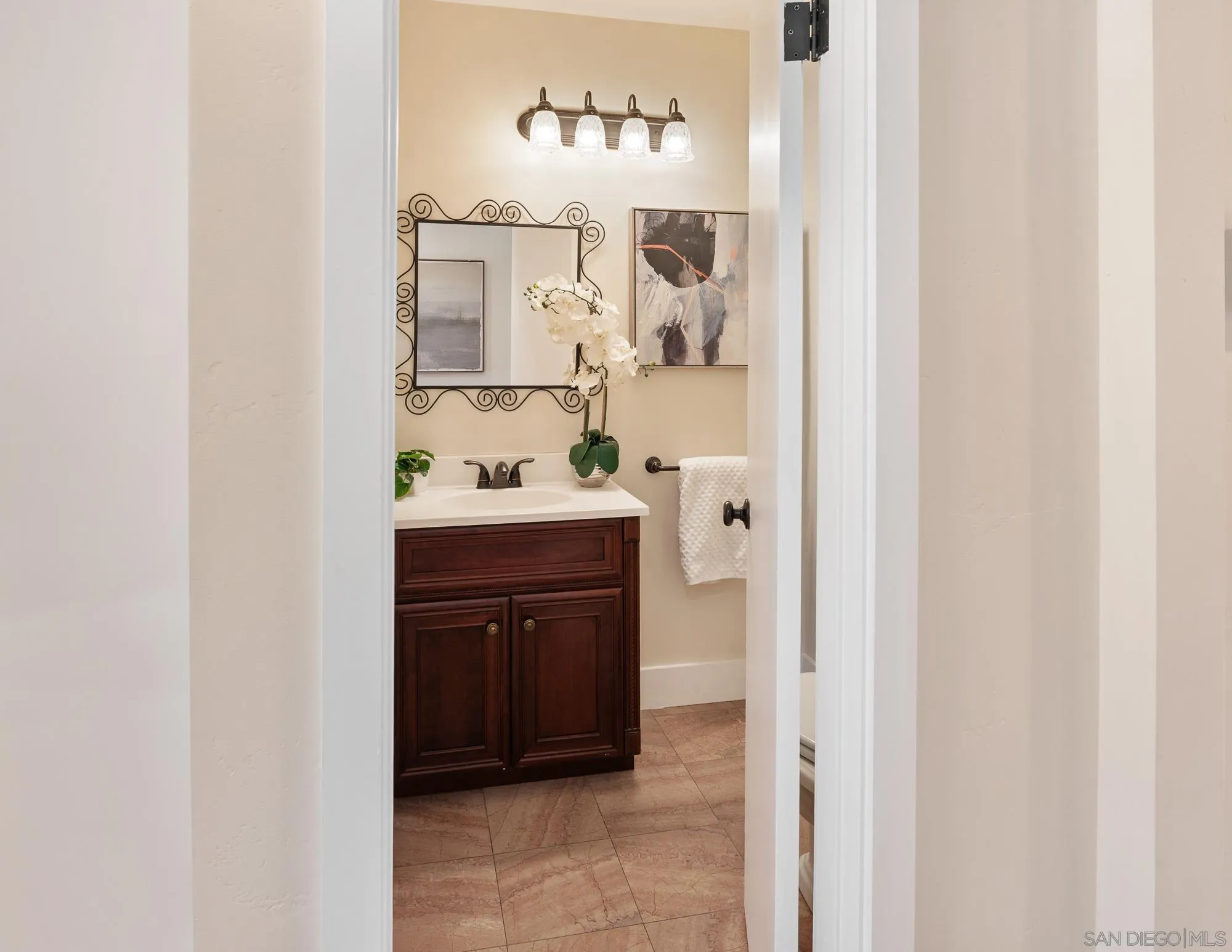 https://cdn.realtyfeed.com/cdn/127/260012670/971145f8d0efe4e650189efad7169bd1.webp