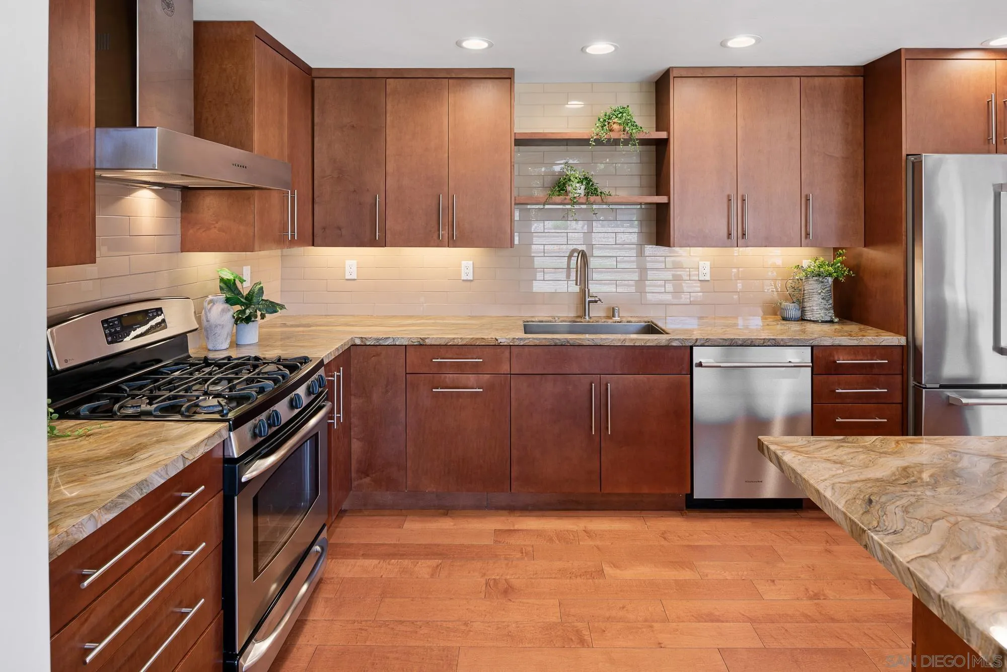 https://cdn.realtyfeed.com/cdn/127/260012670/99a3f1e088867770971c25b9ecf629ee.webp