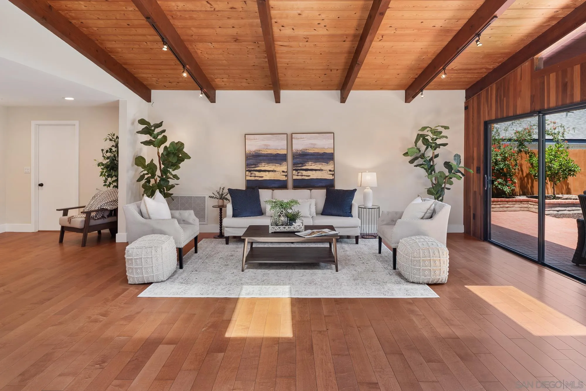 https://cdn.realtyfeed.com/cdn/127/260012670/a7eaf9405ac5899cce2952d81fb6dc0c.webp