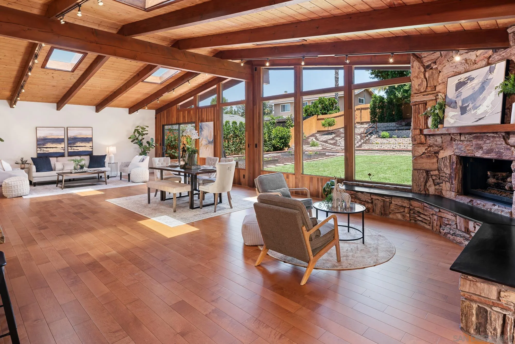 https://cdn.realtyfeed.com/cdn/127/260012670/ceffb68ef41f77556140594152153791.webp