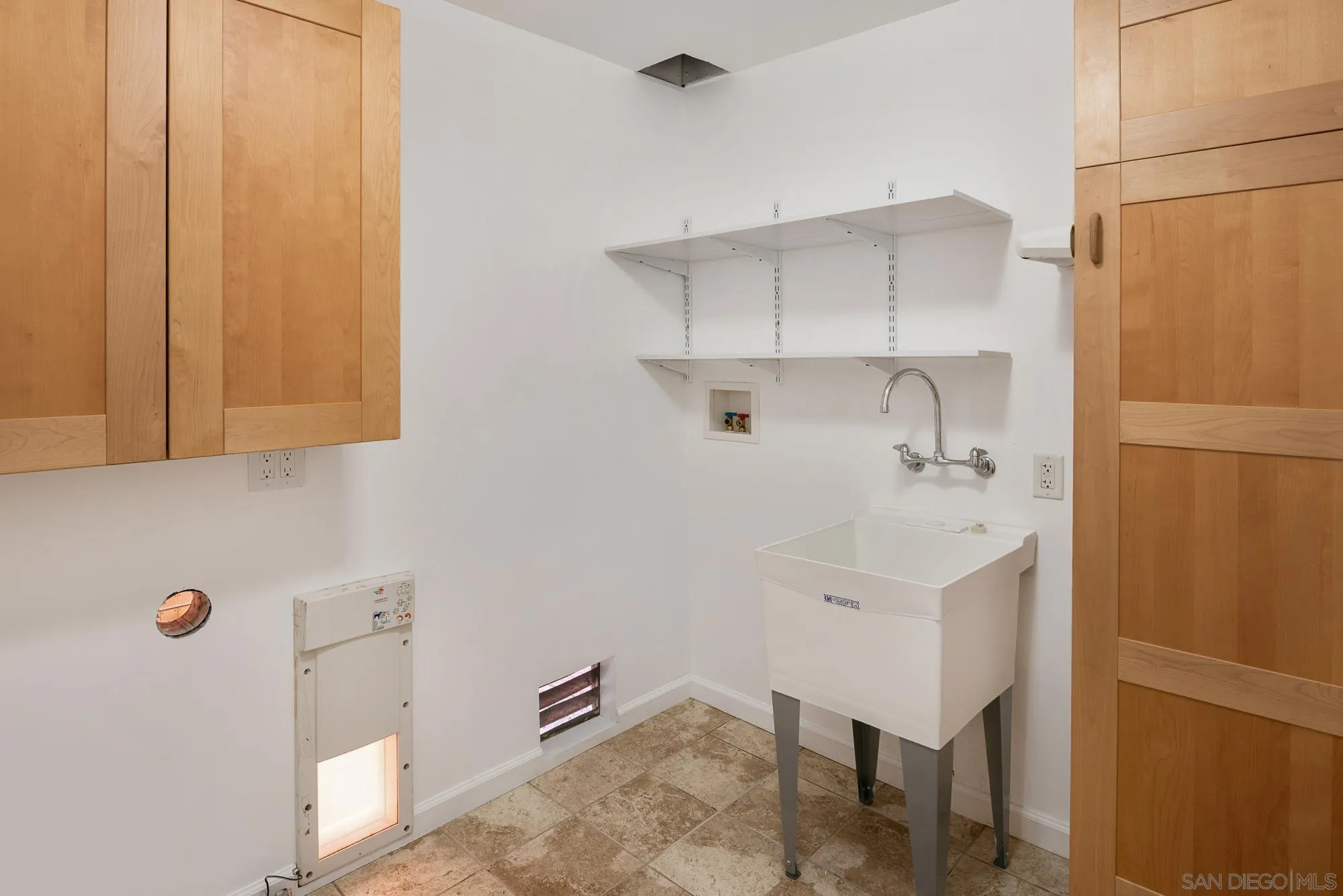 https://cdn.realtyfeed.com/cdn/127/260012670/e045e844ec121da581581d0798d4790d.webp
