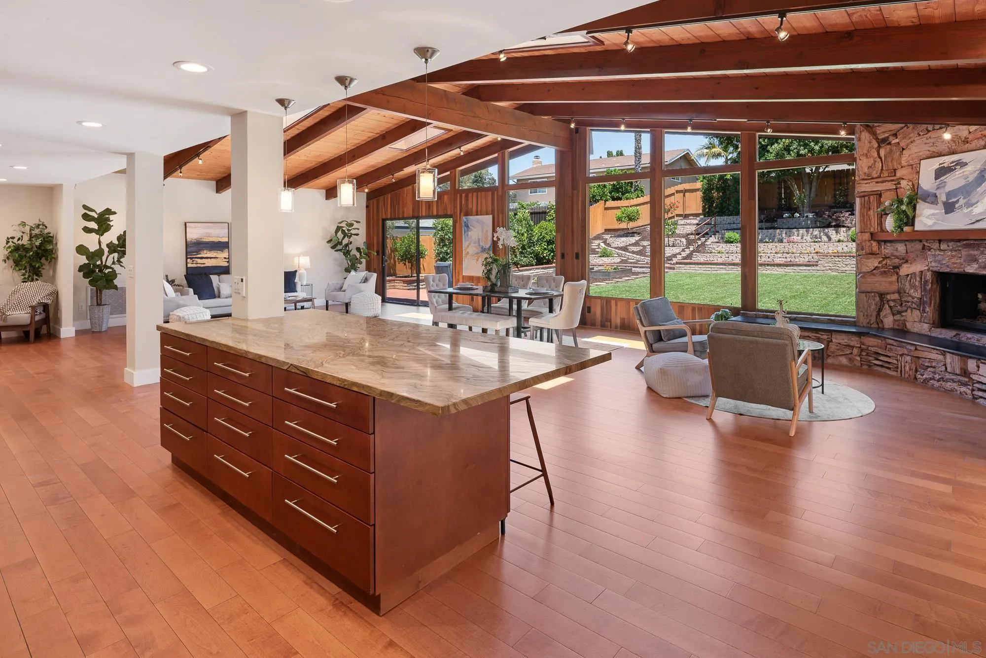 https://cdn.realtyfeed.com/cdn/127/260012670/e58b22e74d85a8ff3c36adc177c753ef.webp