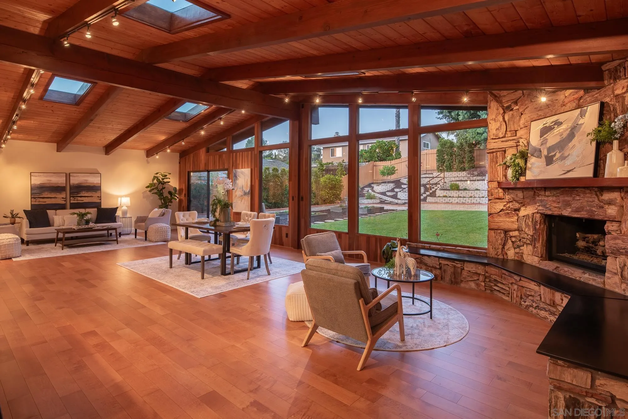 https://cdn.realtyfeed.com/cdn/127/260012670/ed460082a1245011ad8bfb99bbaeed70.webp