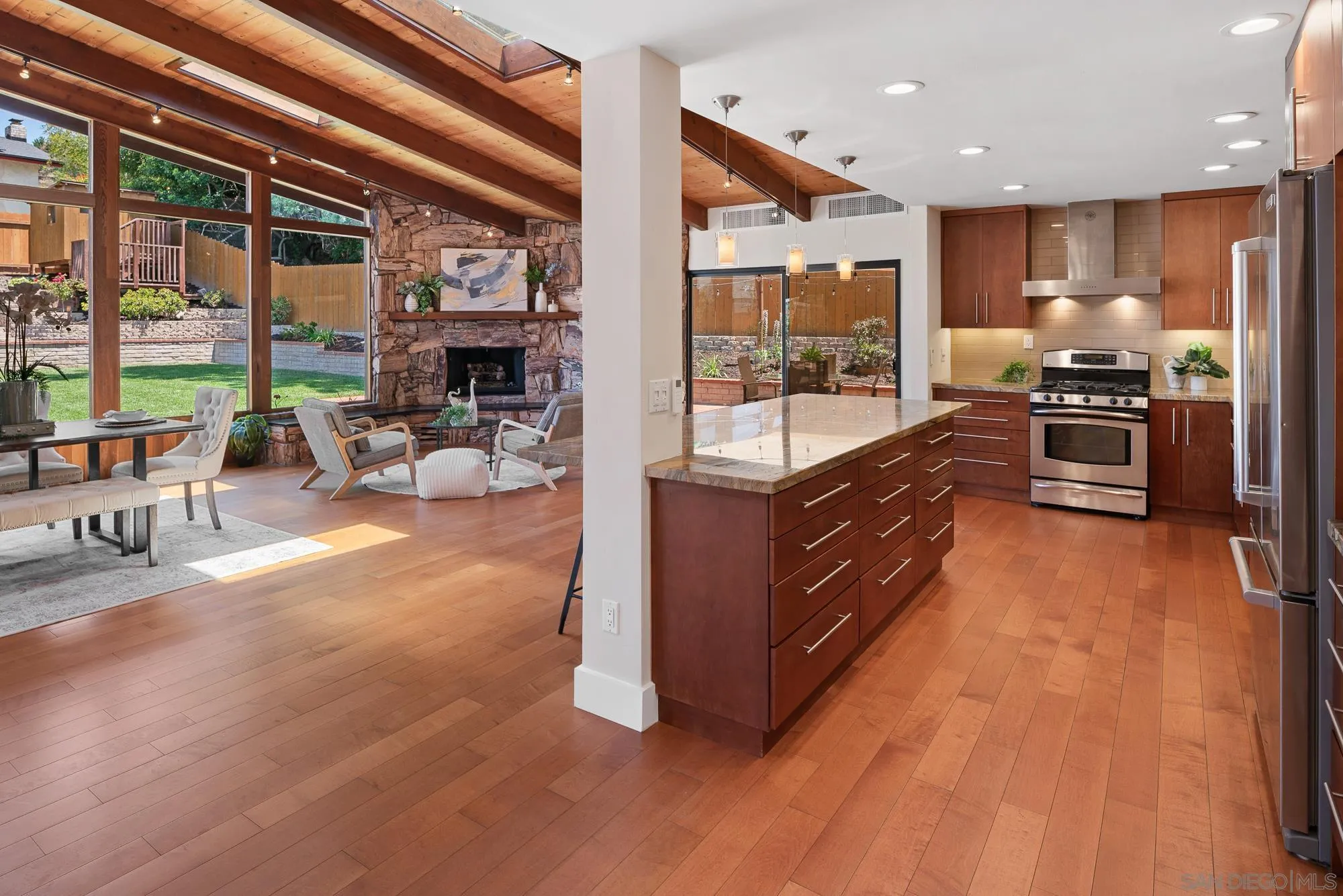 https://cdn.realtyfeed.com/cdn/127/260012670/f8bc47c943e016ecfb6df98e22bd9e3c.webp