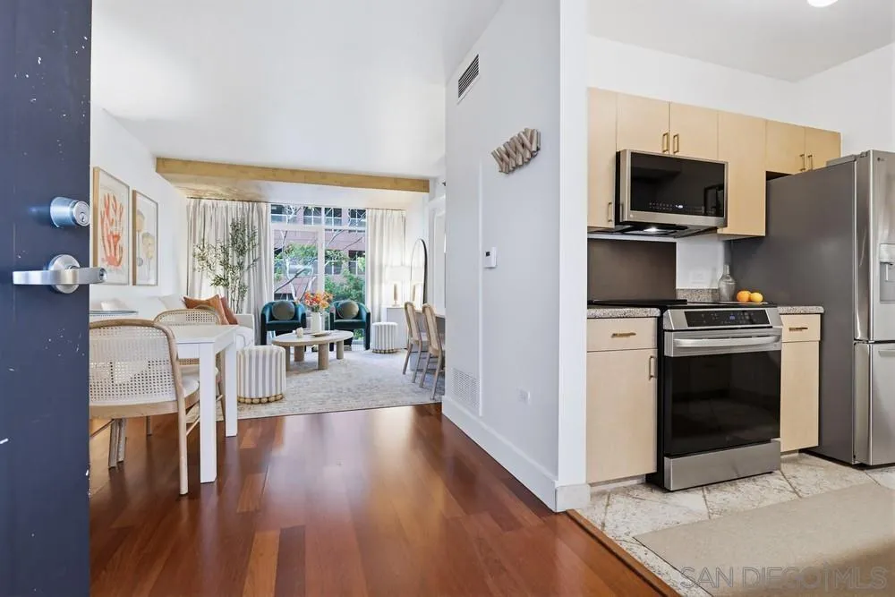 Photo #6: 260012672 Listing: Photo #6