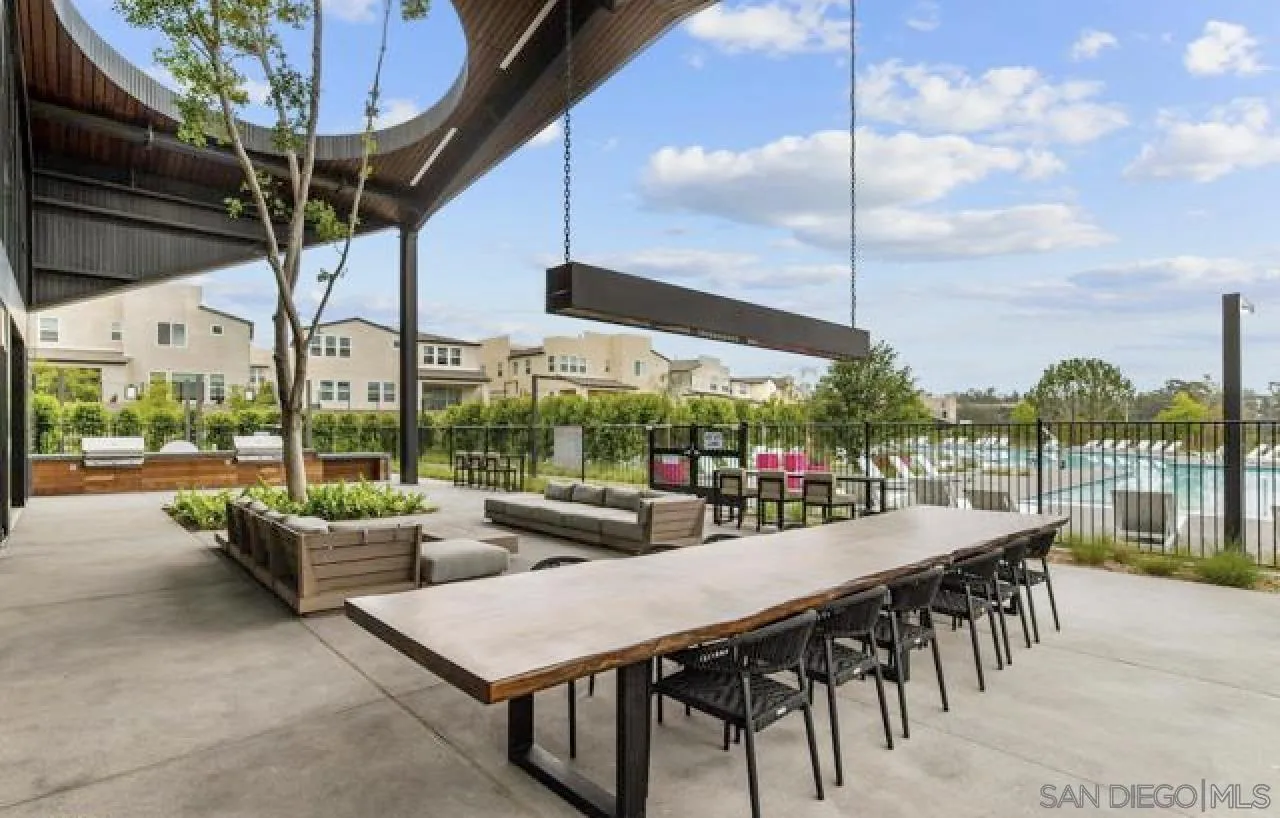 https://cdn.realtyfeed.com/cdn/127/260012679/8e42eea47e9d657b4bc3d067829378ea.webp