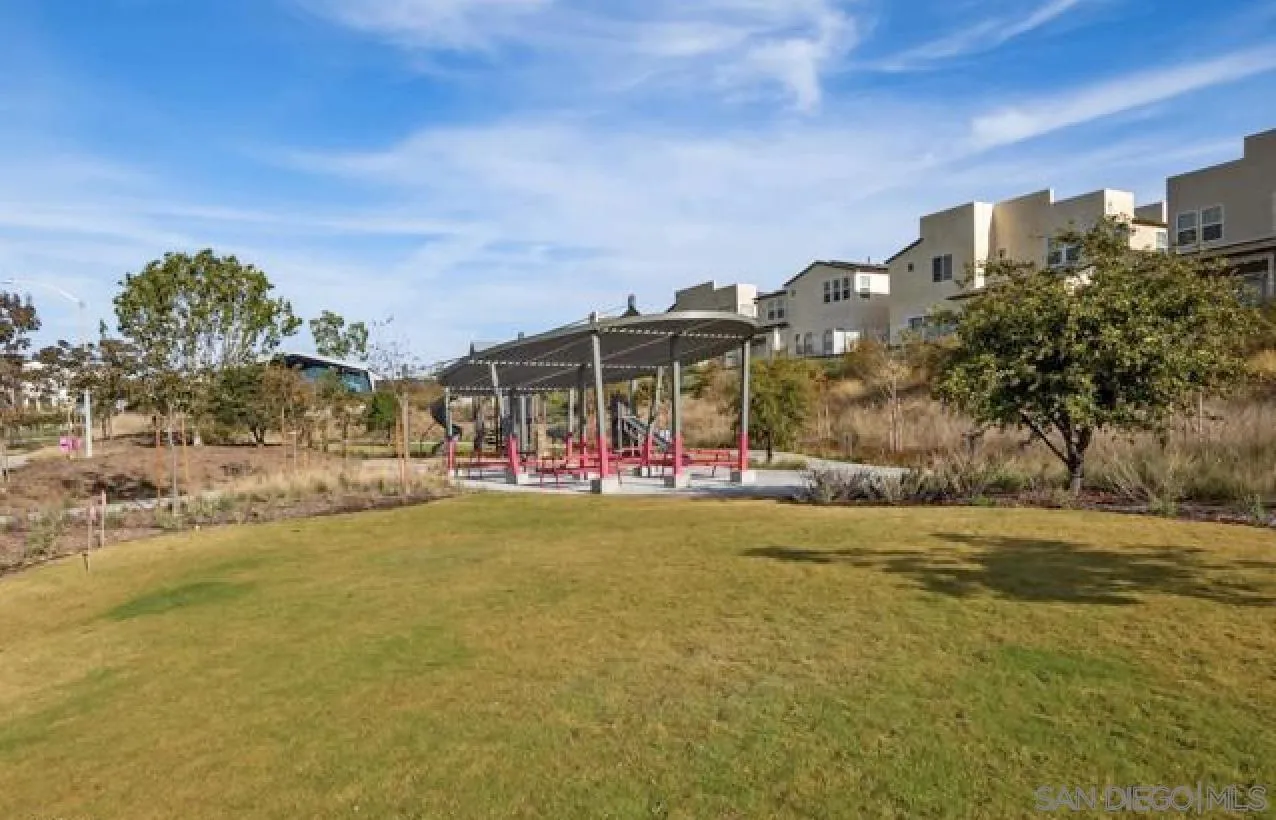 https://cdn.realtyfeed.com/cdn/127/260012679/f2b2d748a0e24d15a4f95bbd9d200582.webp