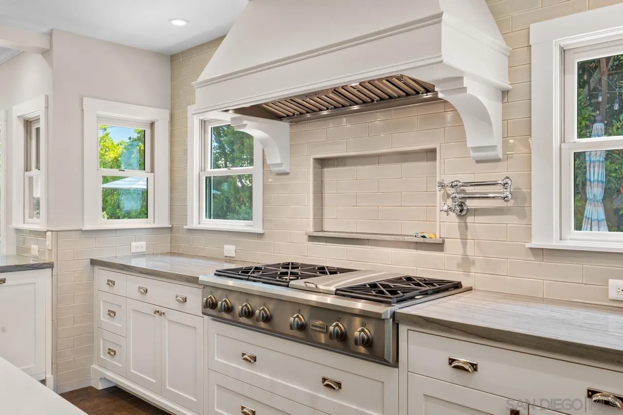 https://cdn.realtyfeed.com/cdn/127/260012684/689df4acfe97f4cf4293b08228854204.webp