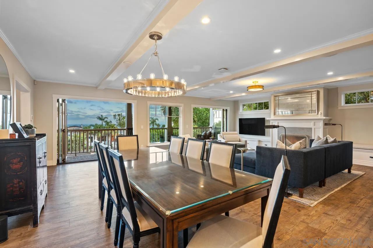 https://cdn.realtyfeed.com/cdn/127/260012684/d9c4f7352f214985856037b40ede50b6.webp