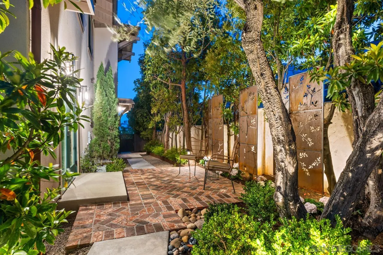 https://cdn.realtyfeed.com/cdn/127/260012684/f974fb1e9e0fb7aa78f7d2b4fa4fbef9.webp