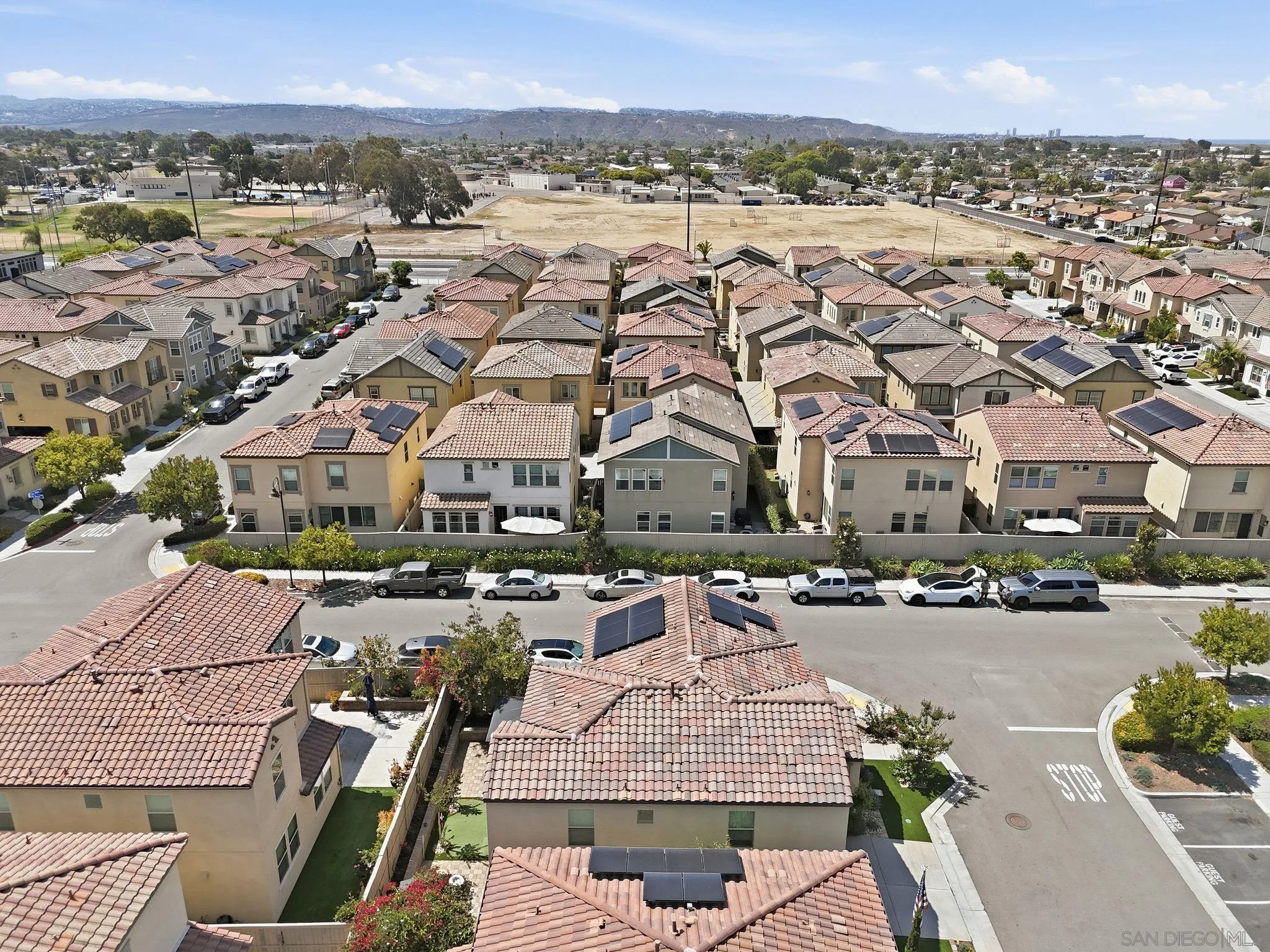 https://cdn.realtyfeed.com/cdn/127/260012687/0c13f1238ff8a7dfd9bc56a3db6e21e5.webp