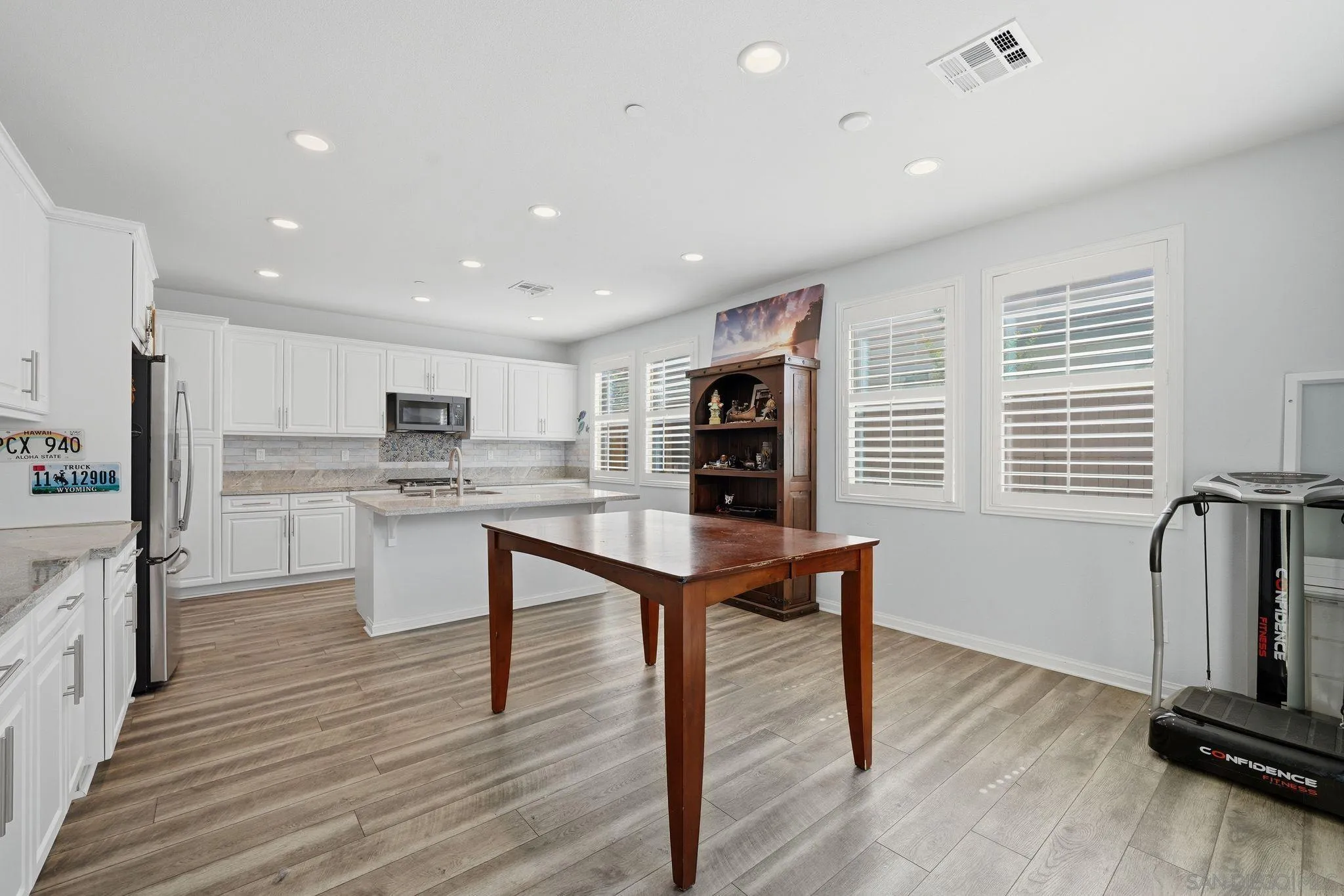 https://cdn.realtyfeed.com/cdn/127/260012687/524a3a241bbf0582dbed9f63479d02f8.webp