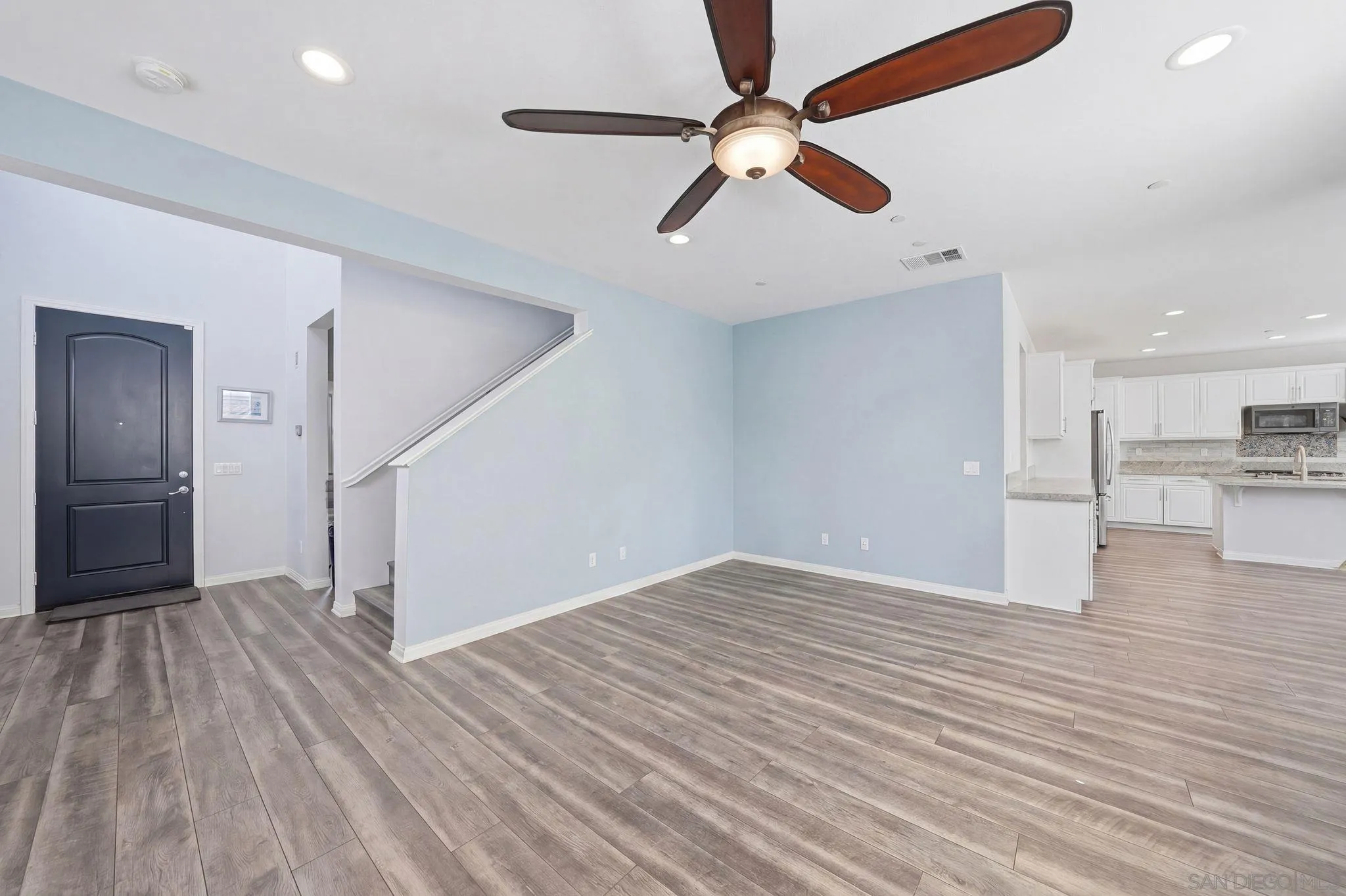 https://cdn.realtyfeed.com/cdn/127/260012687/7c97ad5e4e20cf93a3aa01d9a33a89f1.webp