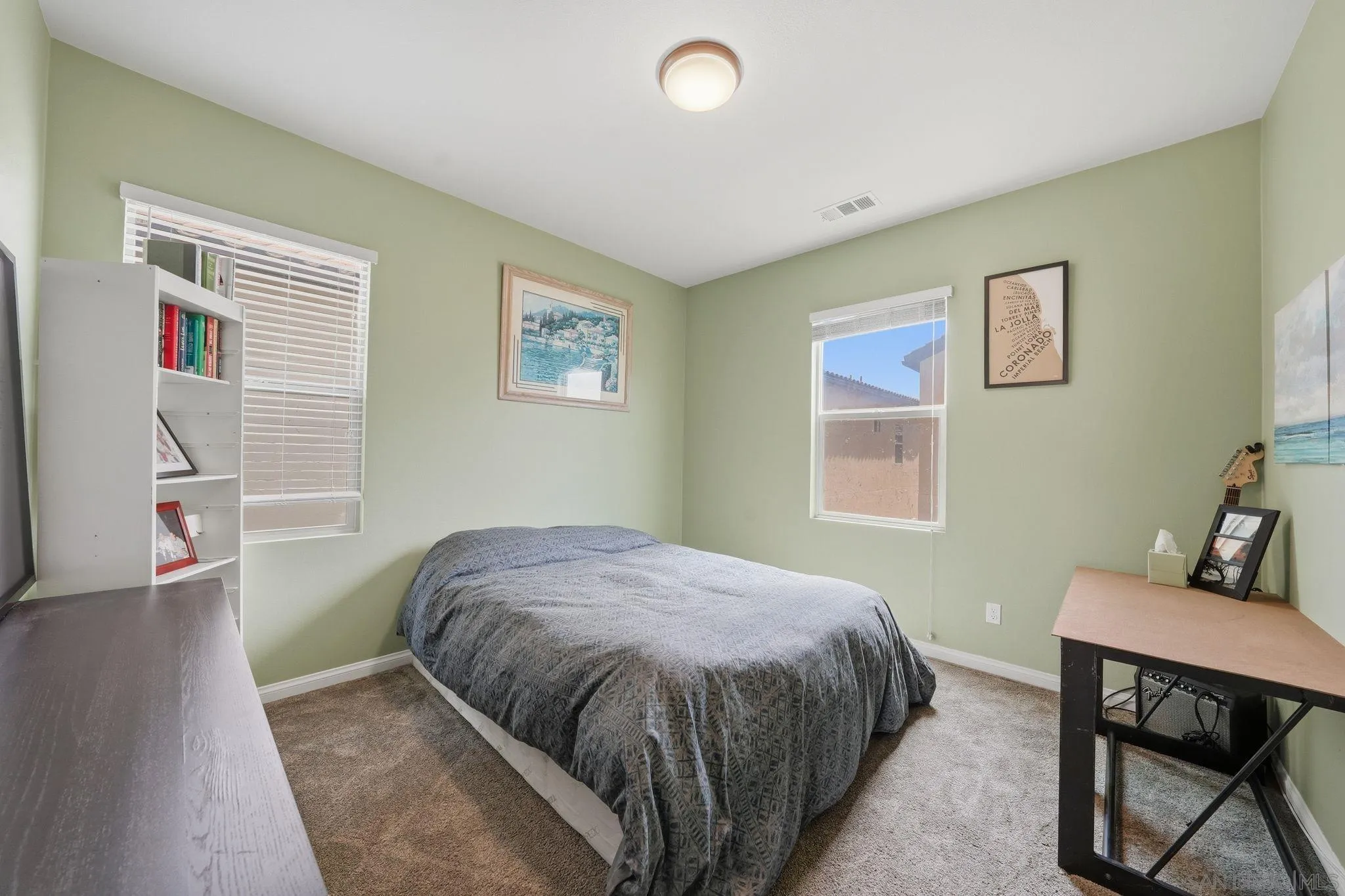 https://cdn.realtyfeed.com/cdn/127/260012687/7e0772c97bef462eda18273541ecfa8d.webp