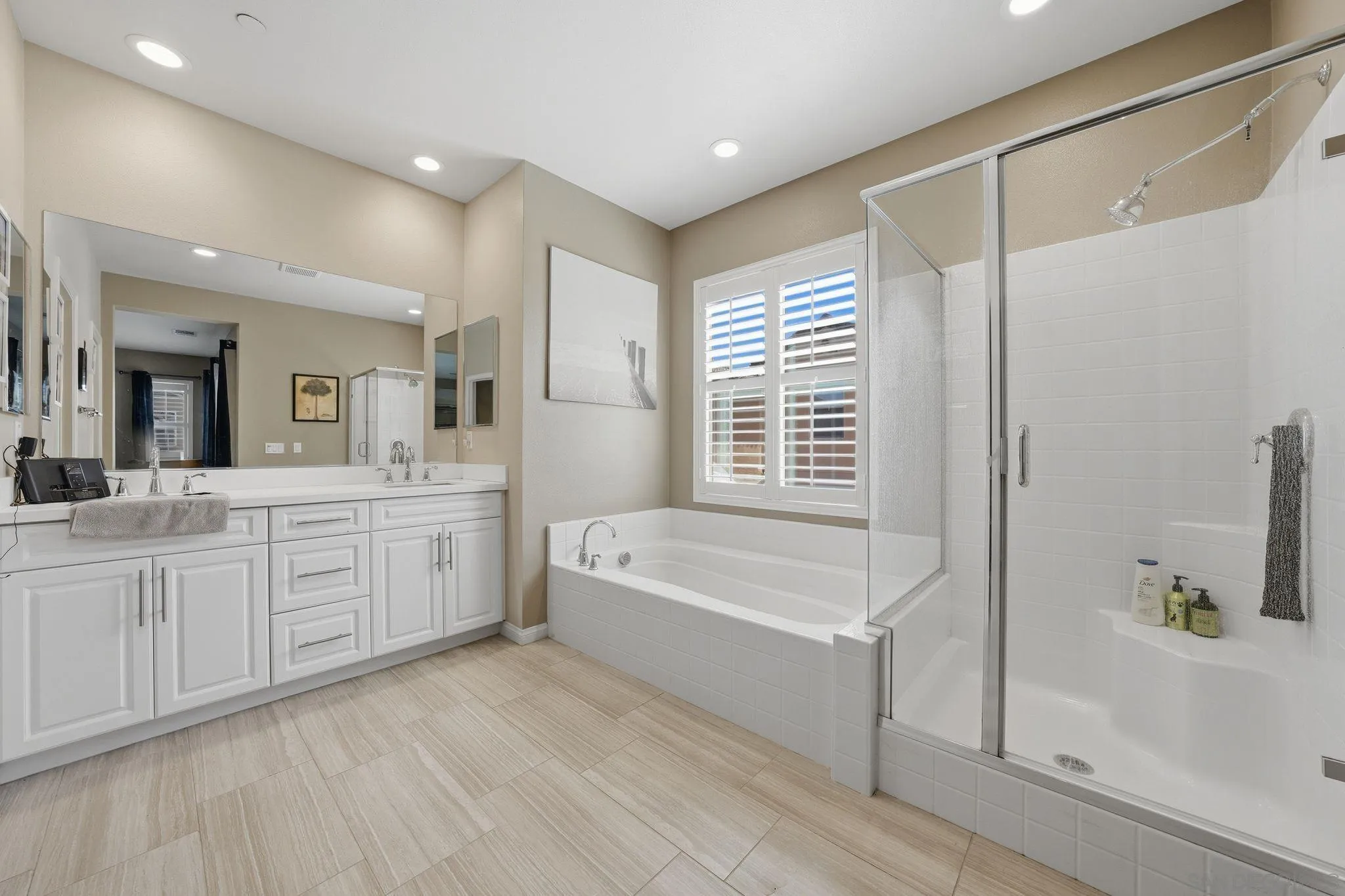 https://cdn.realtyfeed.com/cdn/127/260012687/7e5330bb3391b182672a8c3fbf159cb2.webp