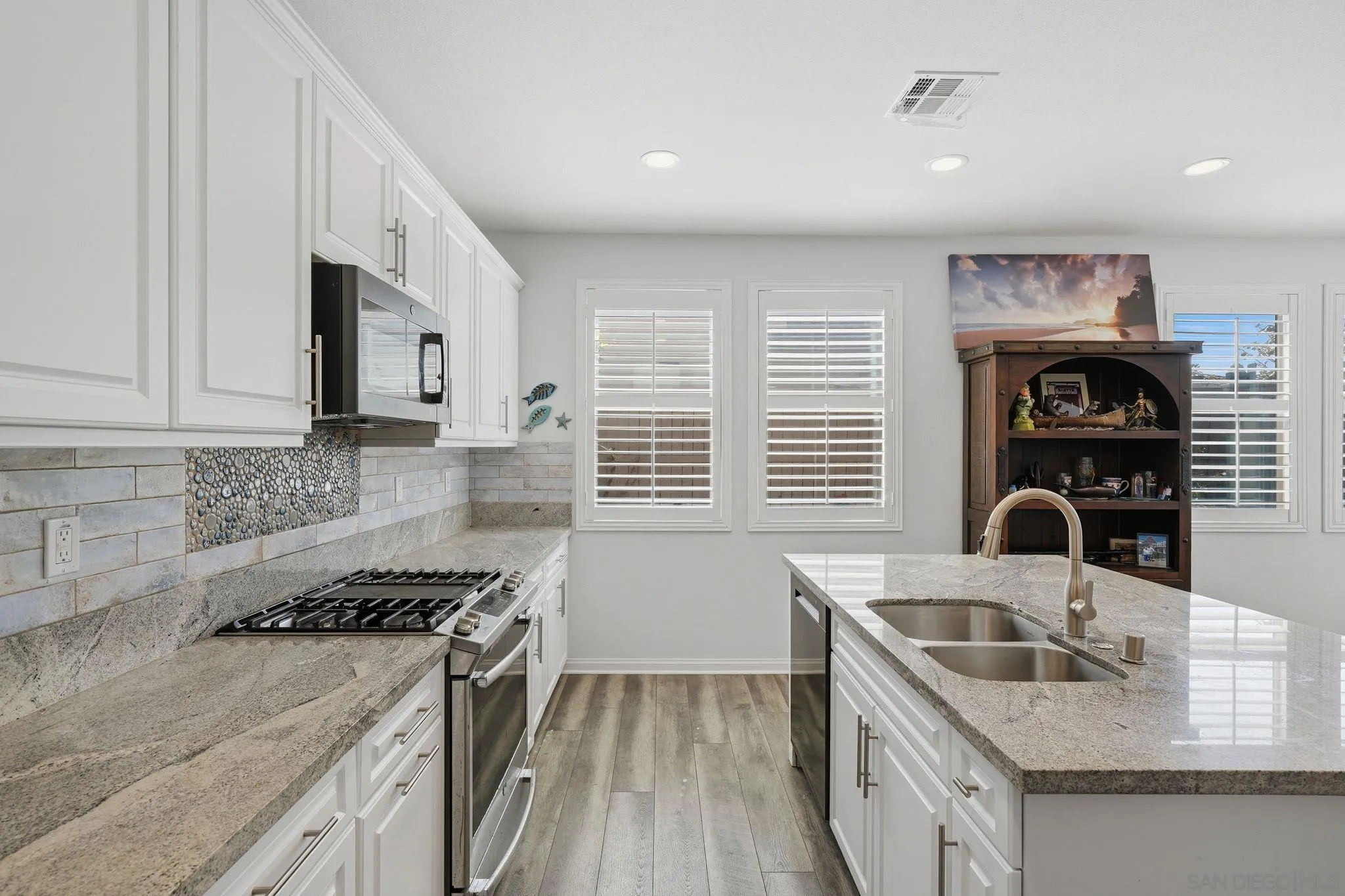 https://cdn.realtyfeed.com/cdn/127/260012687/8ddb39b62858dc89af853b83bebb3811.webp