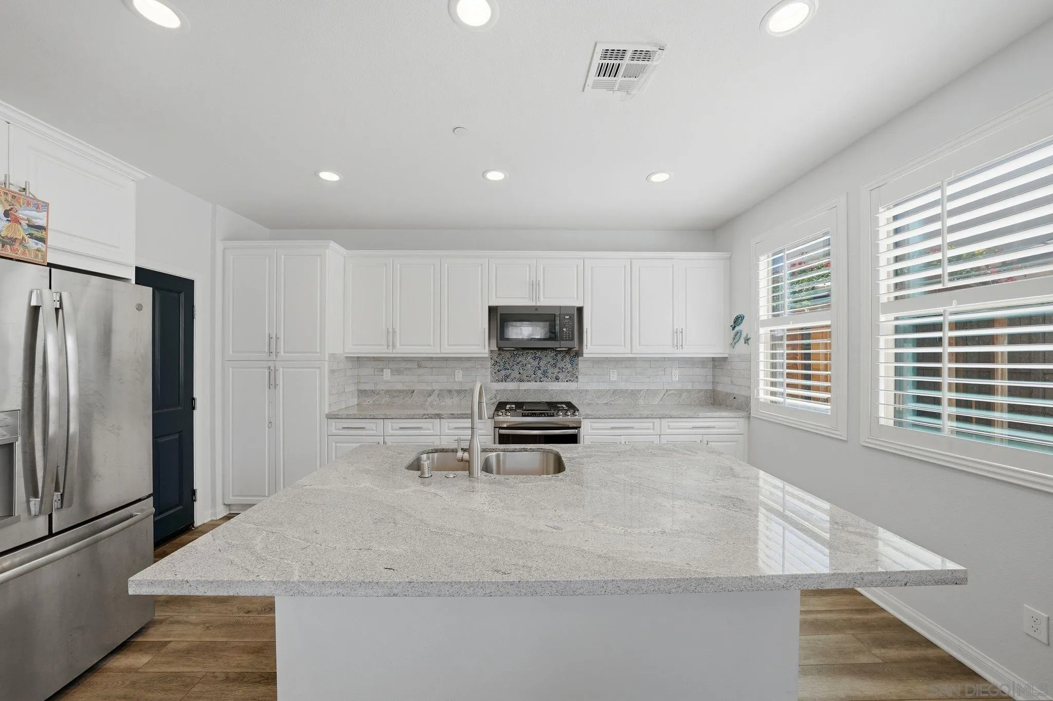https://cdn.realtyfeed.com/cdn/127/260012687/9e723d53bd9177ddb270c0888a0fea26.webp