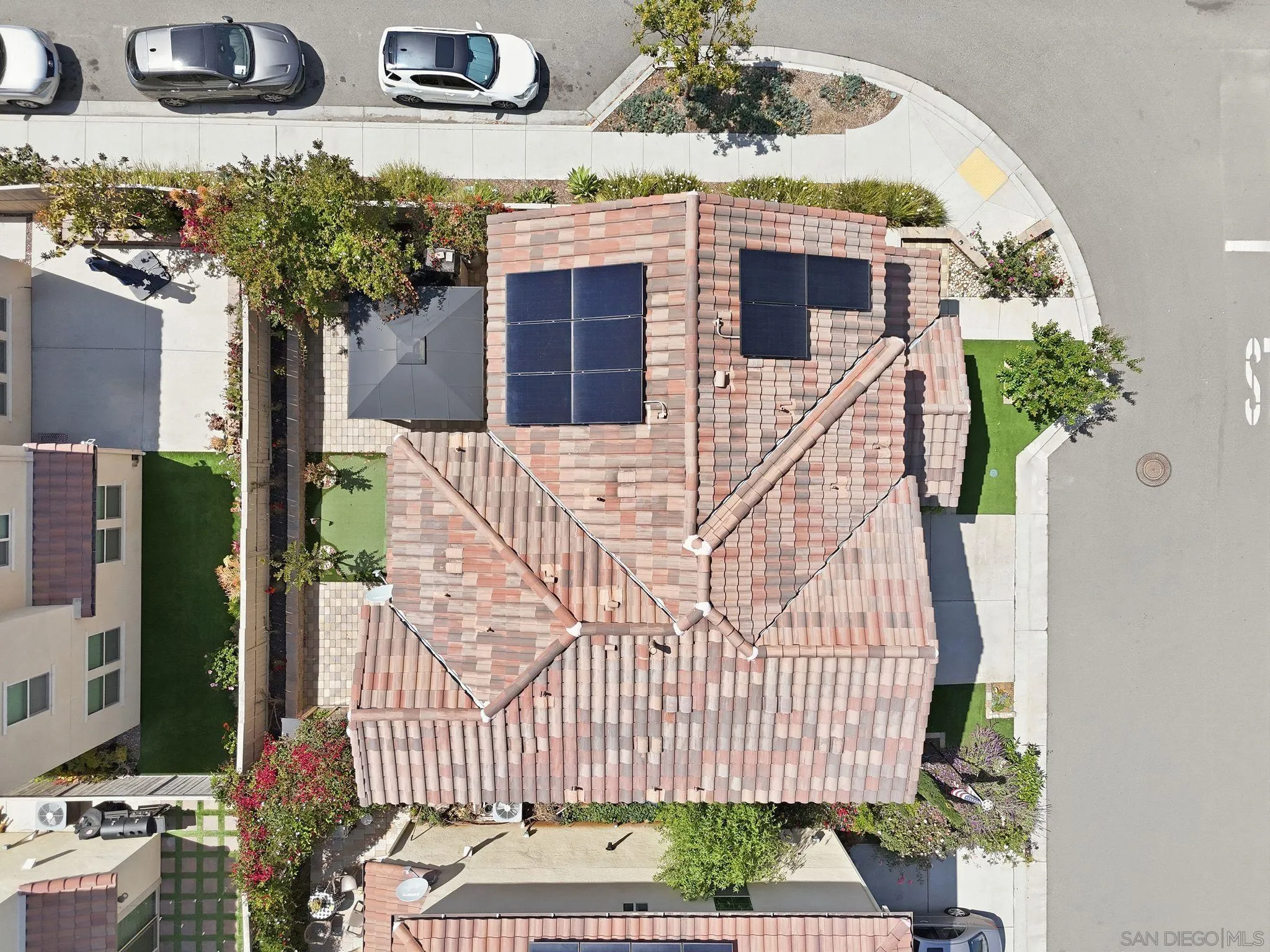 https://cdn.realtyfeed.com/cdn/127/260012687/b8079807323c183683f14ada5926a473.webp