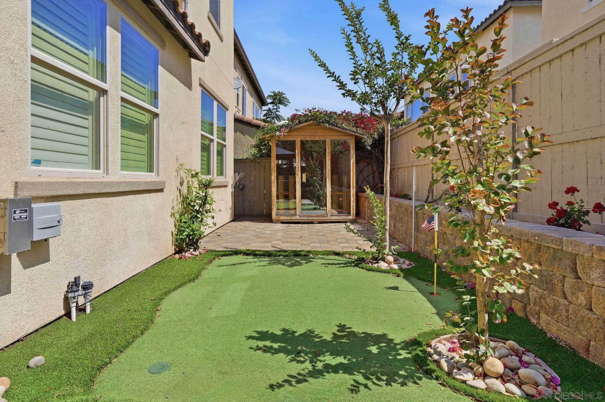 https://cdn.realtyfeed.com/cdn/127/260012687/e314c484457c4d35bb5cd185c8833fab.webp