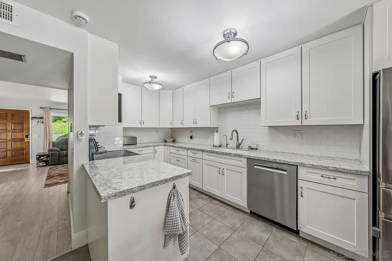 Photo #8: 260012691 Listing: Photo #8