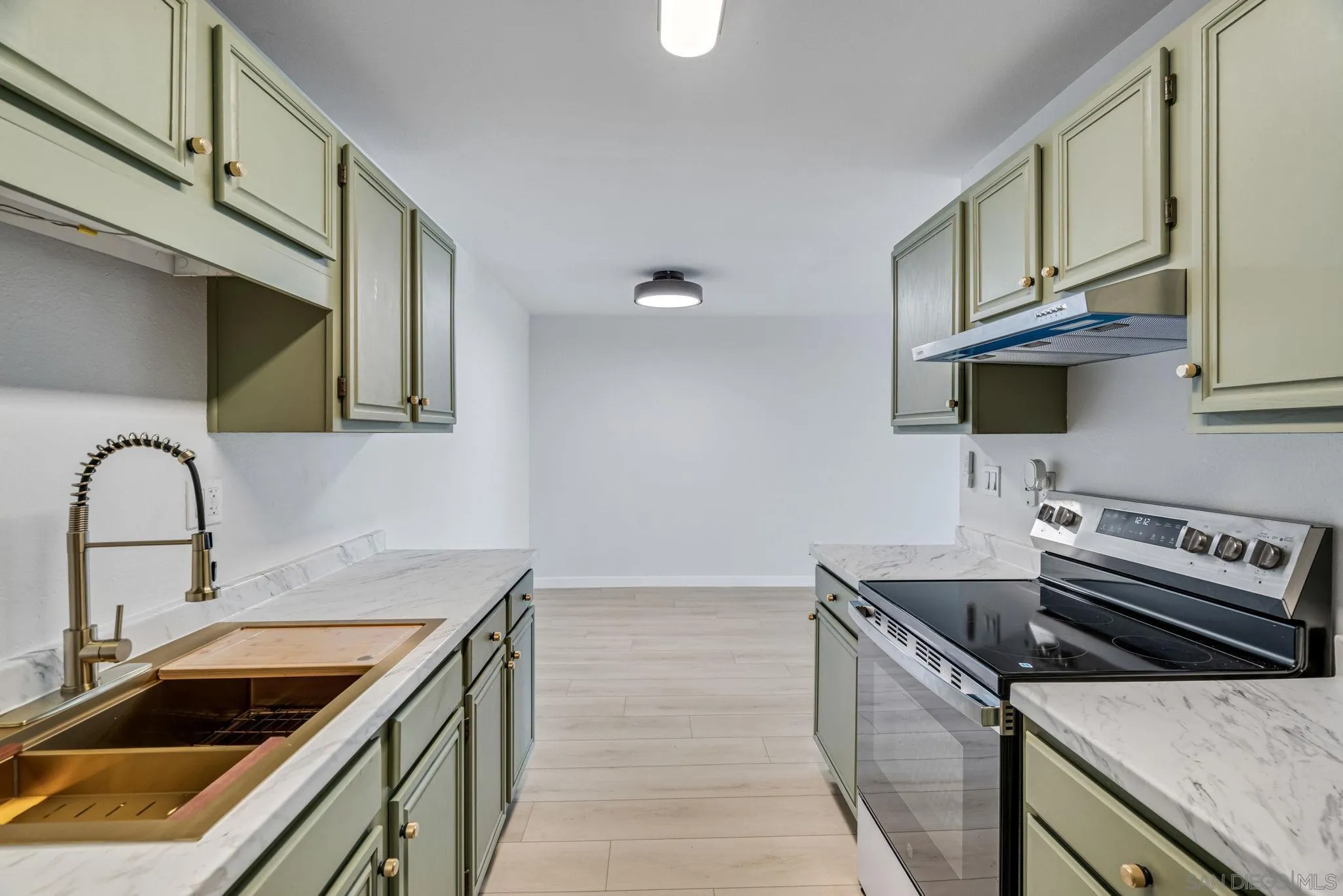 Photo #8: 260012693 Listing: Photo #8