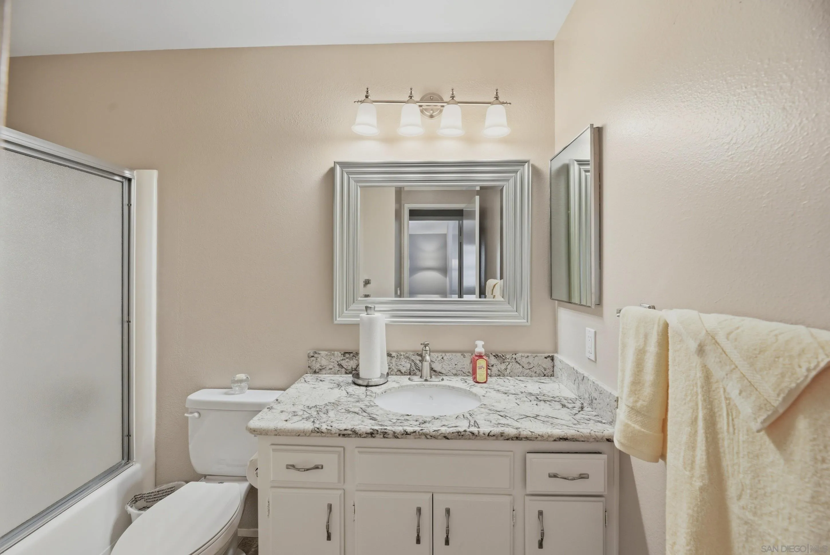 Photo #11: 260012697 Listing: Photo #11