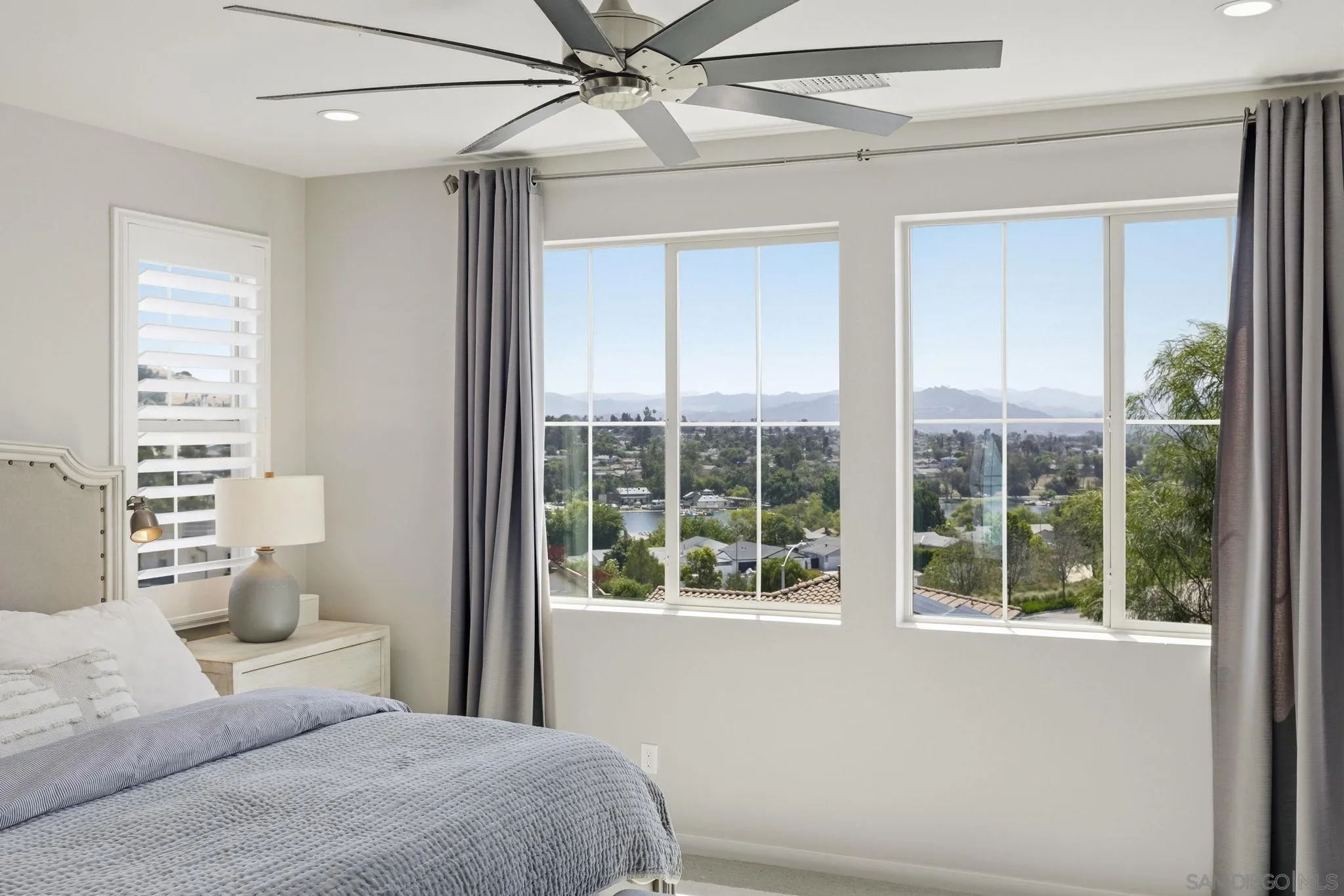 https://cdn.realtyfeed.com/cdn/127/260012699/588e342264e6893bd17b07c0ce2b7dff.webp